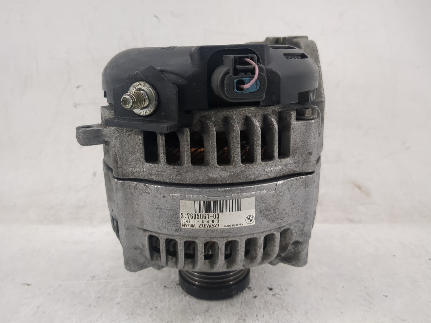2012-2015 Bmw X1 Alternator Replacement Generator Charging Assembly Engine OEM P/N:7605061-05 104210-6404 Fits OEM Used Auto