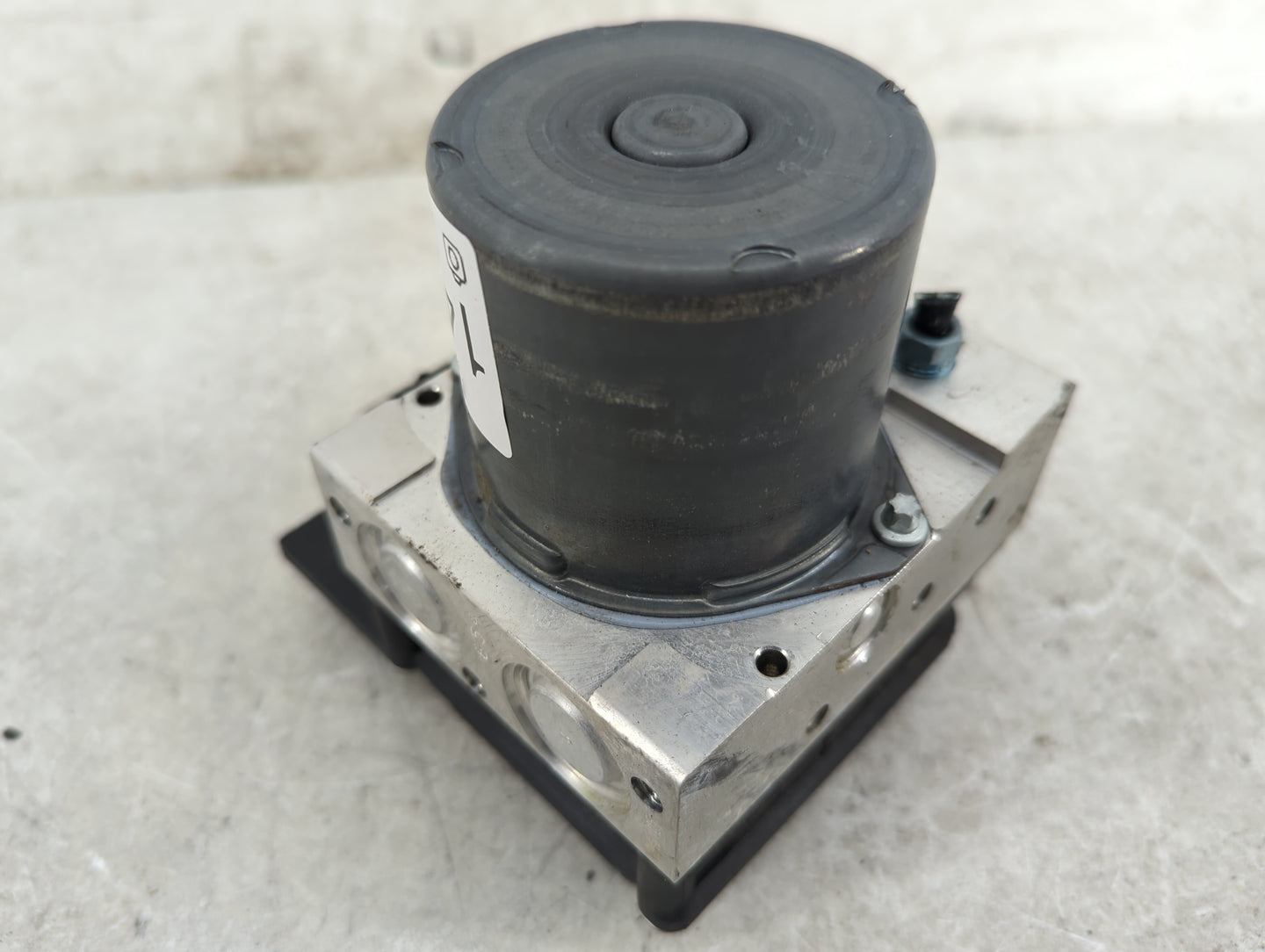 2013-2015 Bmw X1 ABS Pump Control Module Replacement P/N:0 265 239 286 Fits Fits 2013 2014 2015 OEM Used Auto Parts - Oemuse