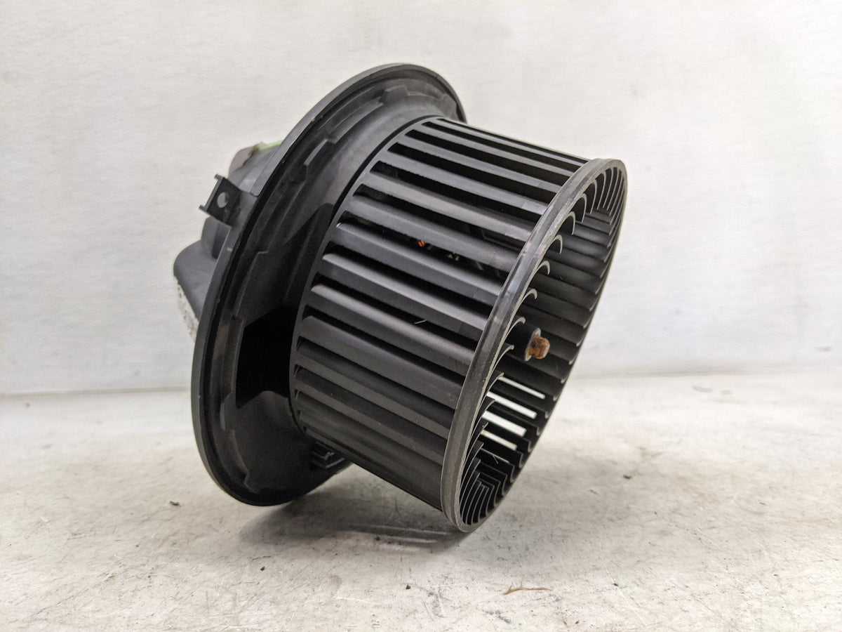 2012-2015 Bmw X1 Heater AC Blower Motor P/N:T1021327U 9928496 Fits OEM Used Auto Parts - Oemusedautoparts1.com