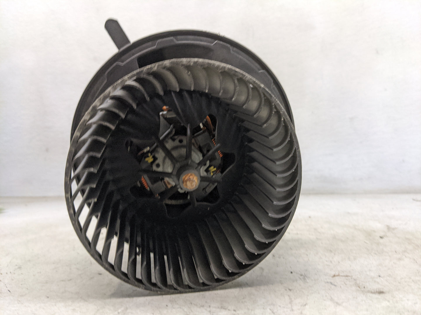 2012-2015 Bmw X1 Heater AC Blower Motor P/N:T1021327U 9928496 Fits OEM Used Auto Parts - Oemusedautoparts1.com