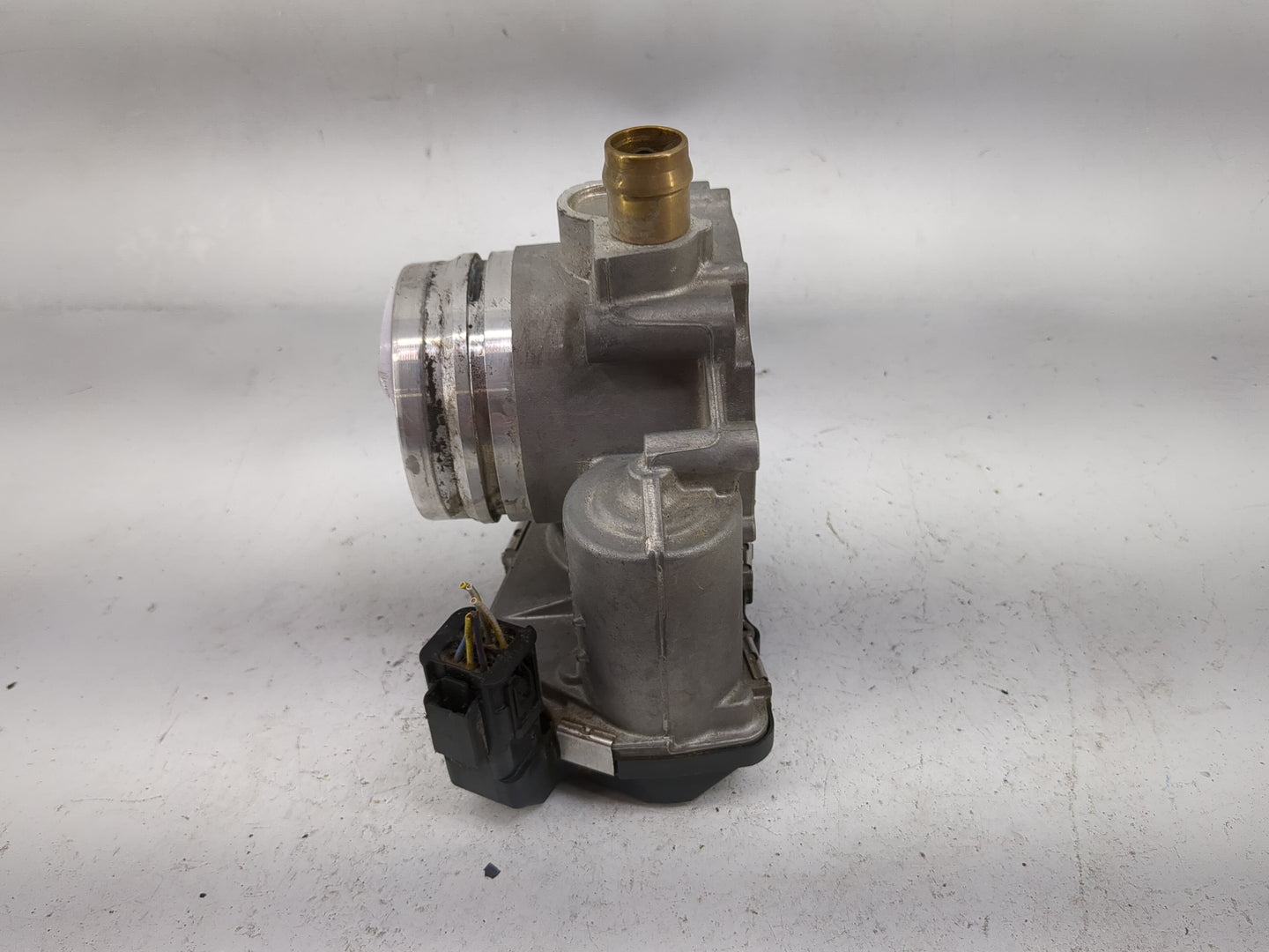 2012-2015 Bmw X1 Throttle Body P/N:13547588625-03 A2C83786800 Fits Fits 2012 2013 2014 2015 2016 2017 2018 OEM Used Auto Par