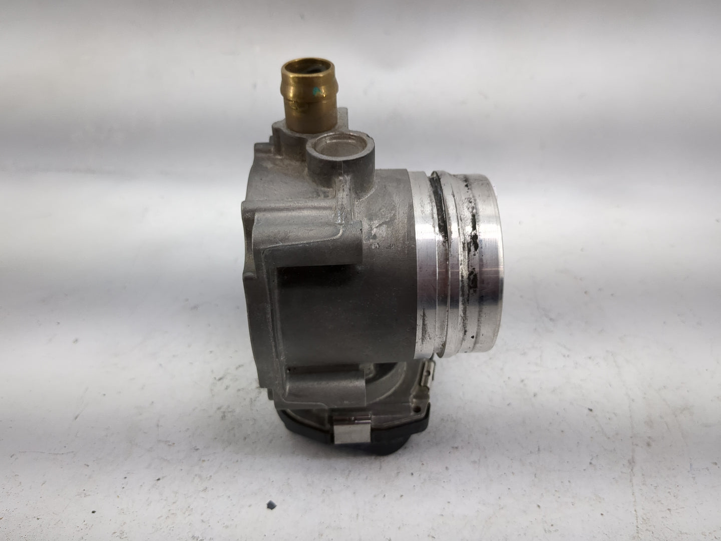 2012-2015 Bmw X1 Throttle Body P/N:13547588625-03 A2C83786800 Fits Fits 2012 2013 2014 2015 2016 2017 2018 OEM Used Auto Par