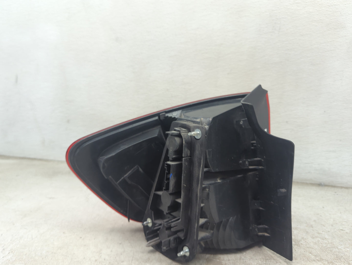 2012-2015 Bmw X1 Tail Light Assembly Passenger Right OEM P/N:63 21 2 990 112-09 034A650 Fits Fits 2012 2013 2014 2015 OEM Us