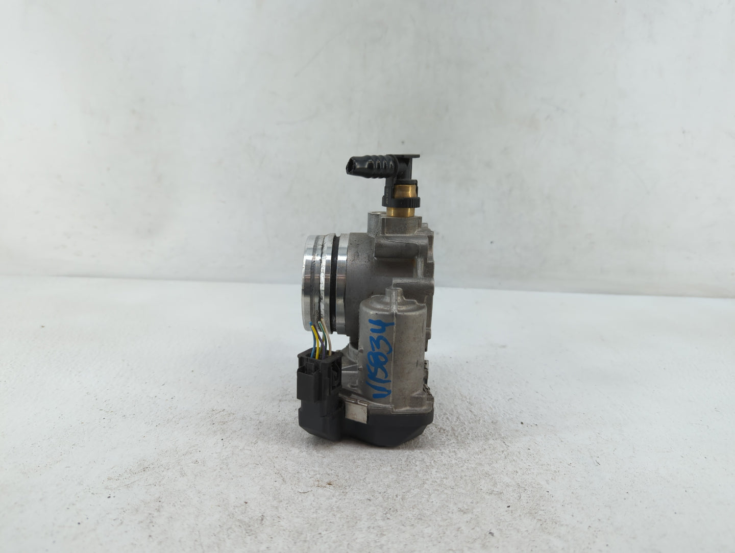 2012-2015 Bmw X1 Throttle Body P/N:1354 7588625-03 A2C53355204 Fits Fits 2012 2013 2014 2015 2016 2017 2018 OEM Used Auto Pa