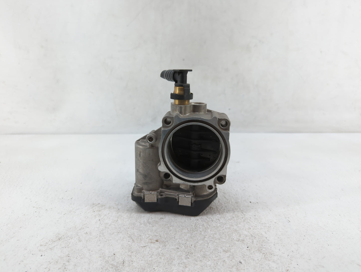 2012-2015 Bmw X1 Throttle Body P/N:1354 7588625-03 A2C53355204 Fits Fits 2012 2013 2014 2015 2016 2017 2018 OEM Used Auto Pa