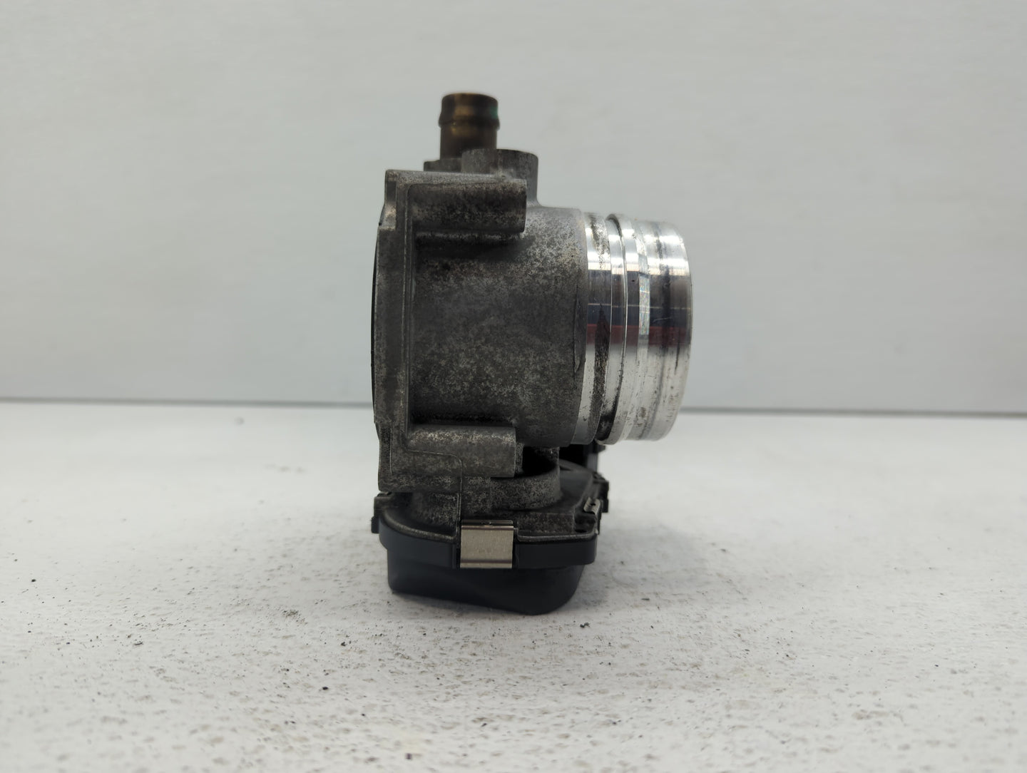 2013-2017 Bmw X3 Throttle Body P/N:1354 7588625-04 1354 7588625-03 Fits Fits 2012 2013 2014 2015 2016 2017 2018 OEM Used Aut