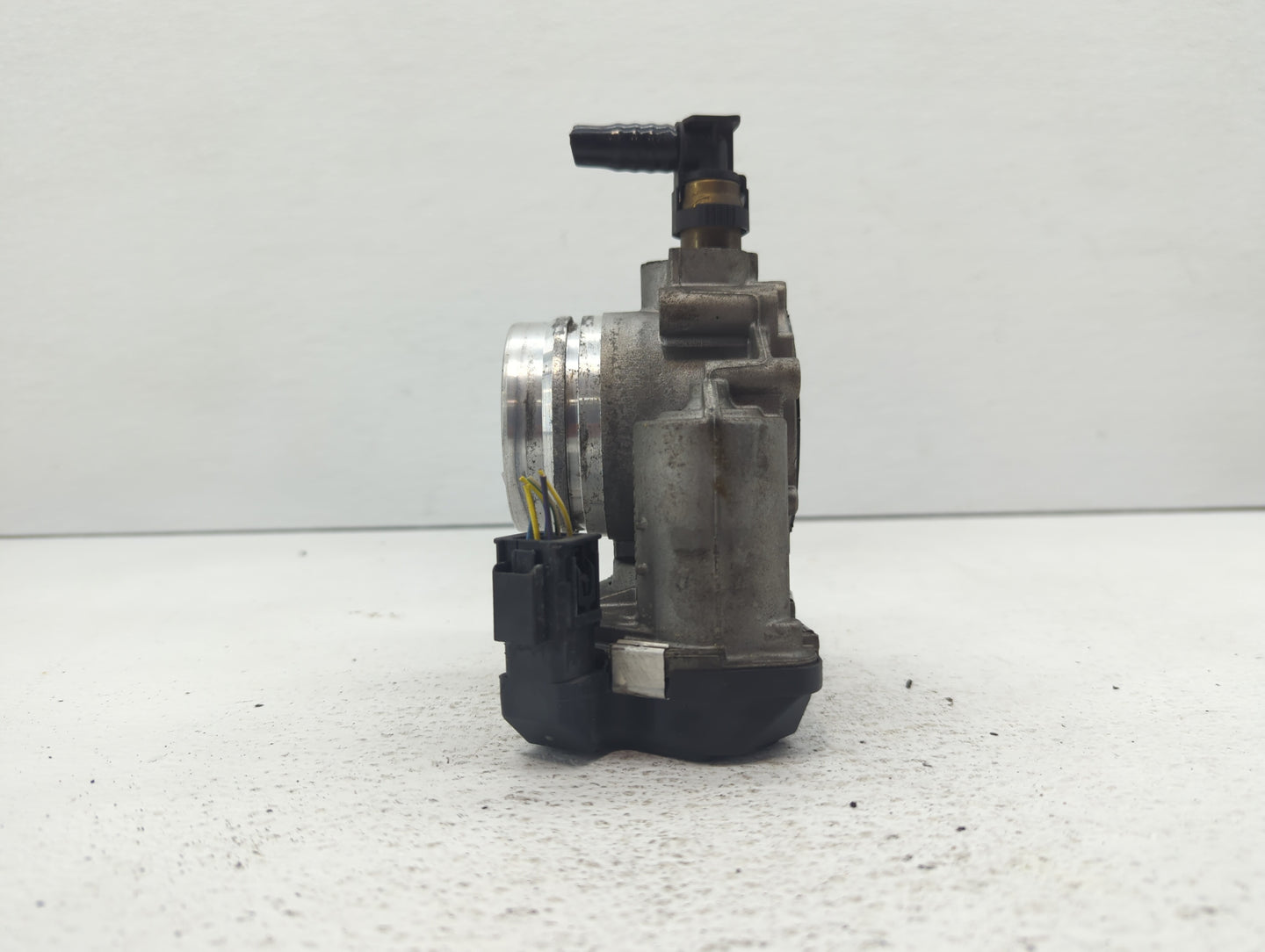 2013-2017 Bmw X3 Throttle Body P/N:1354 7588625-04 1354 7588625-03 Fits Fits 2012 2013 2014 2015 2016 2017 2018 OEM Used Aut