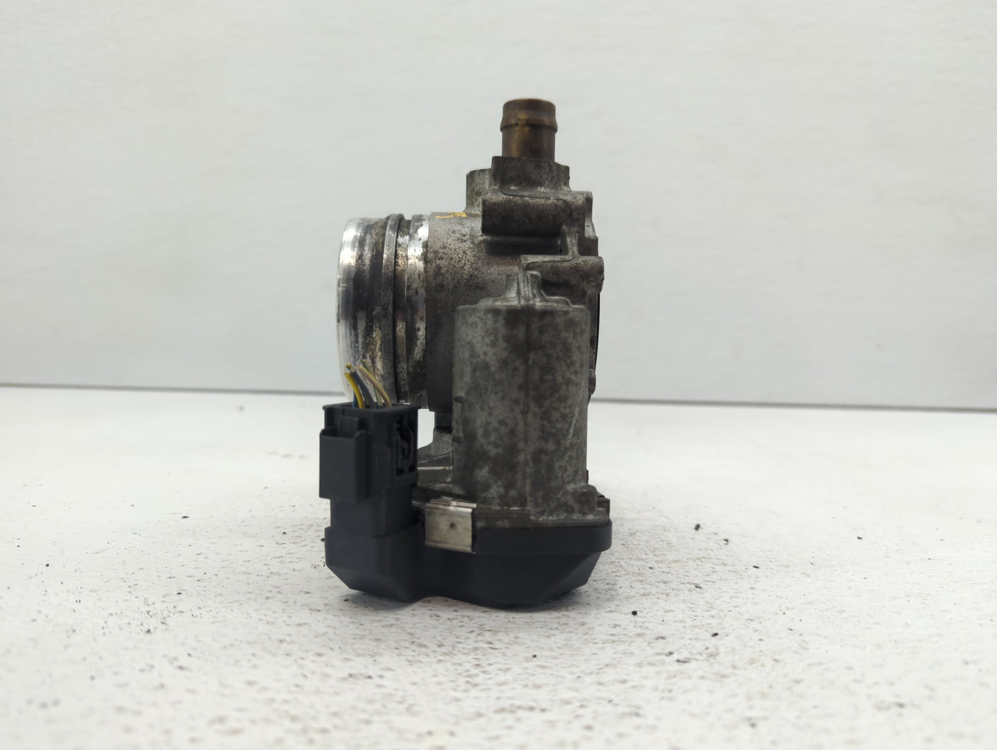 2013-2017 Bmw X3 Throttle Body P/N:1354 7588625-04 1354 7588625-03 Fits Fits 2012 2013 2014 2015 2016 2017 2018 OEM Used Aut