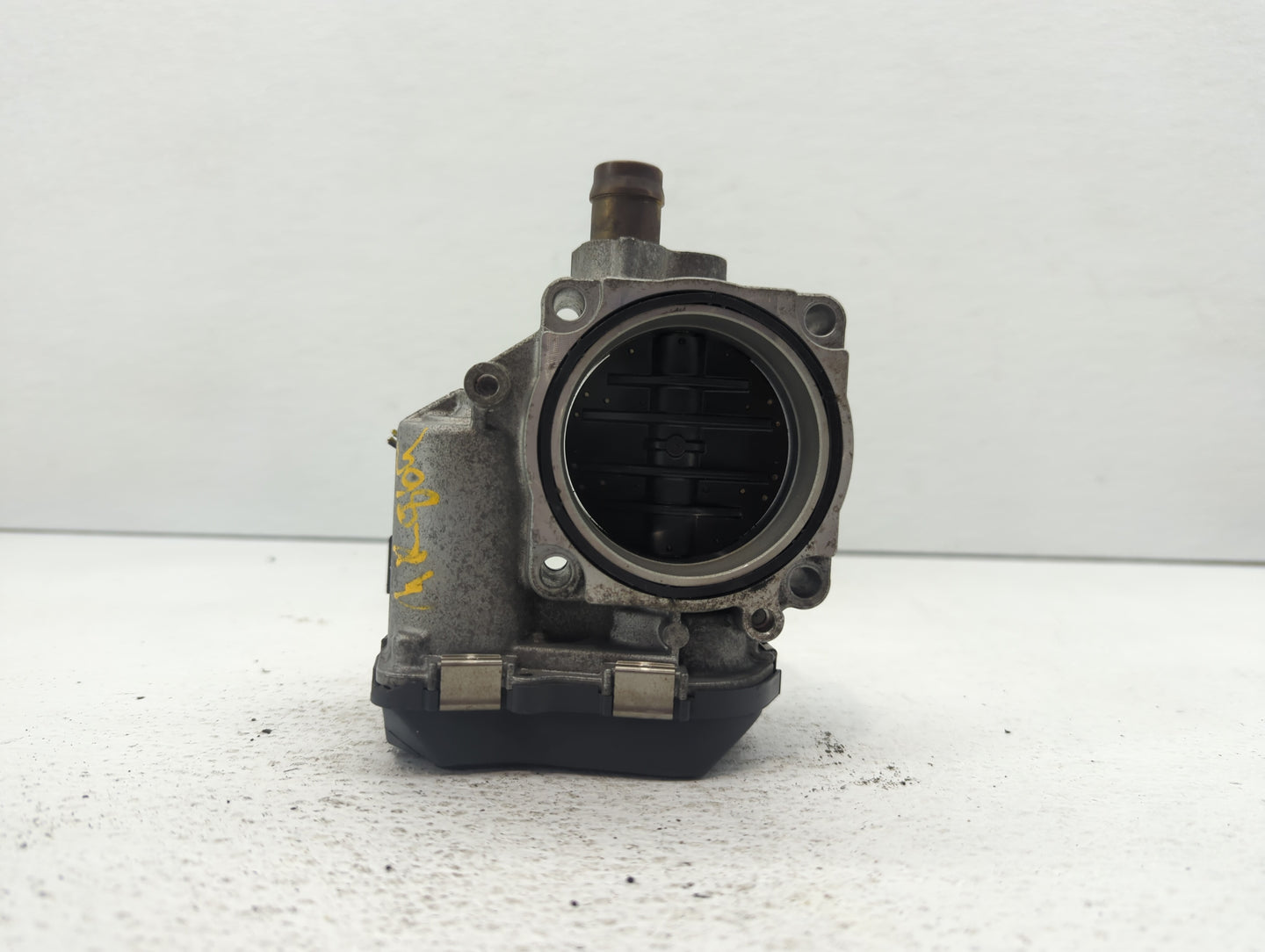 2013-2017 Bmw X3 Throttle Body P/N:1354 7588625-04 1354 7588625-03 Fits Fits 2012 2013 2014 2015 2016 2017 2018 OEM Used Aut