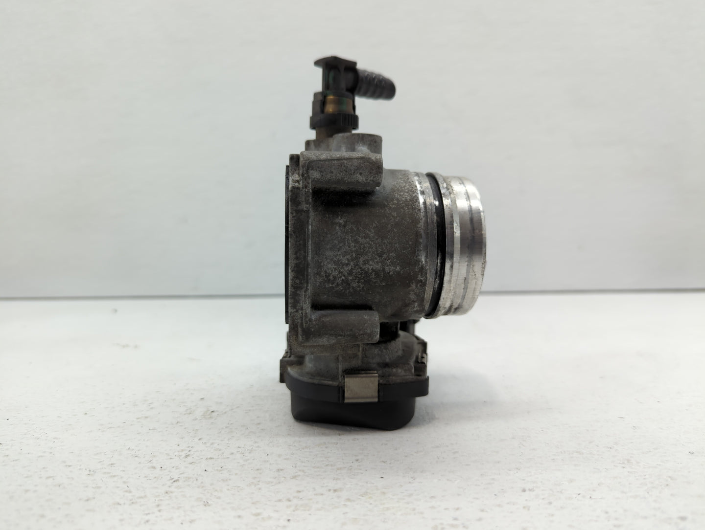 2013-2017 Bmw X3 Throttle Body P/N:1354 7588625-04 1354 7588625-03 Fits Fits 2012 2013 2014 2015 2016 2017 2018 OEM Used Aut