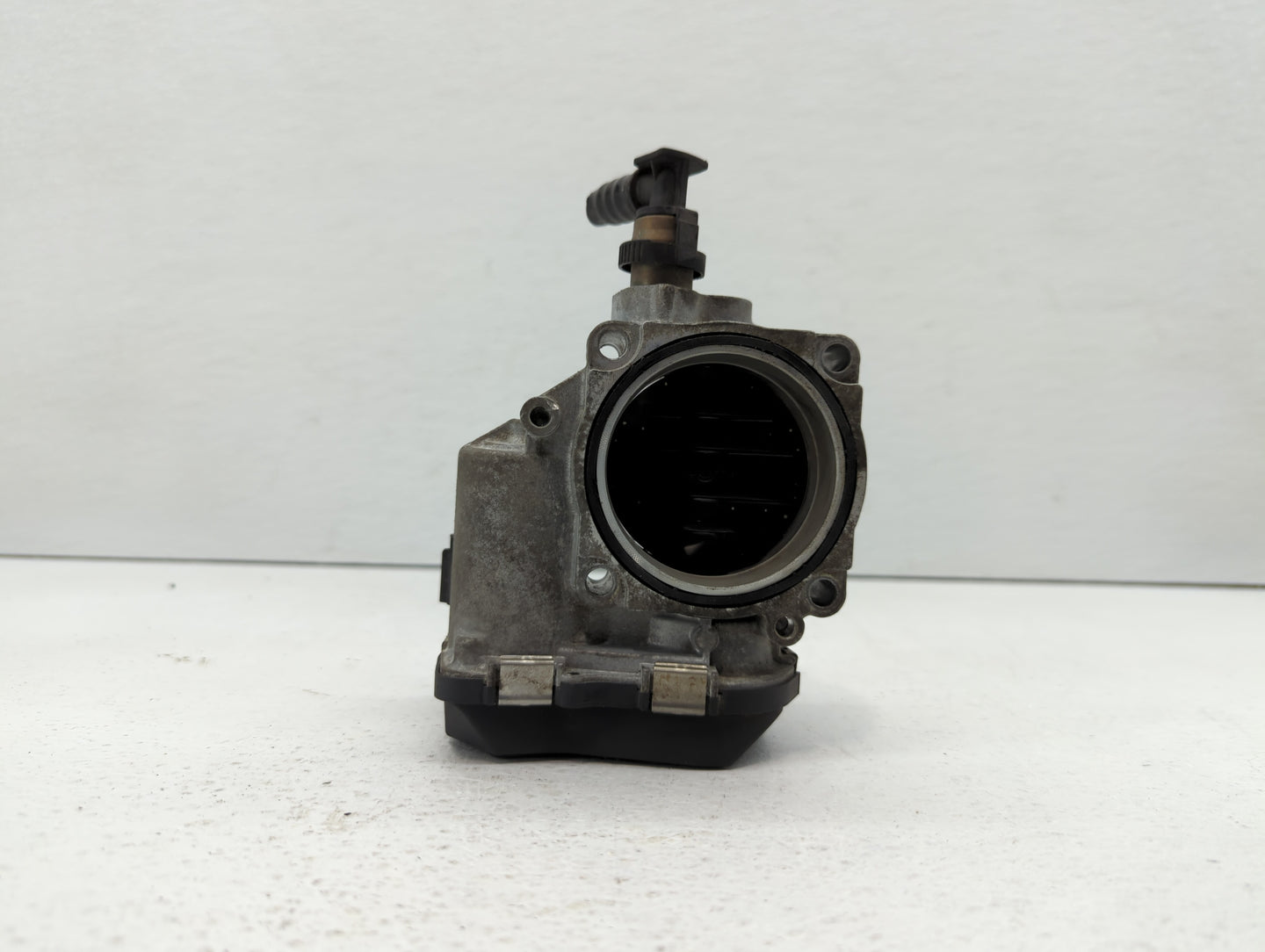 2013-2017 Bmw X3 Throttle Body P/N:1354 7588625-04 1354 7588625-03 Fits Fits 2012 2013 2014 2015 2016 2017 2018 OEM Used Aut