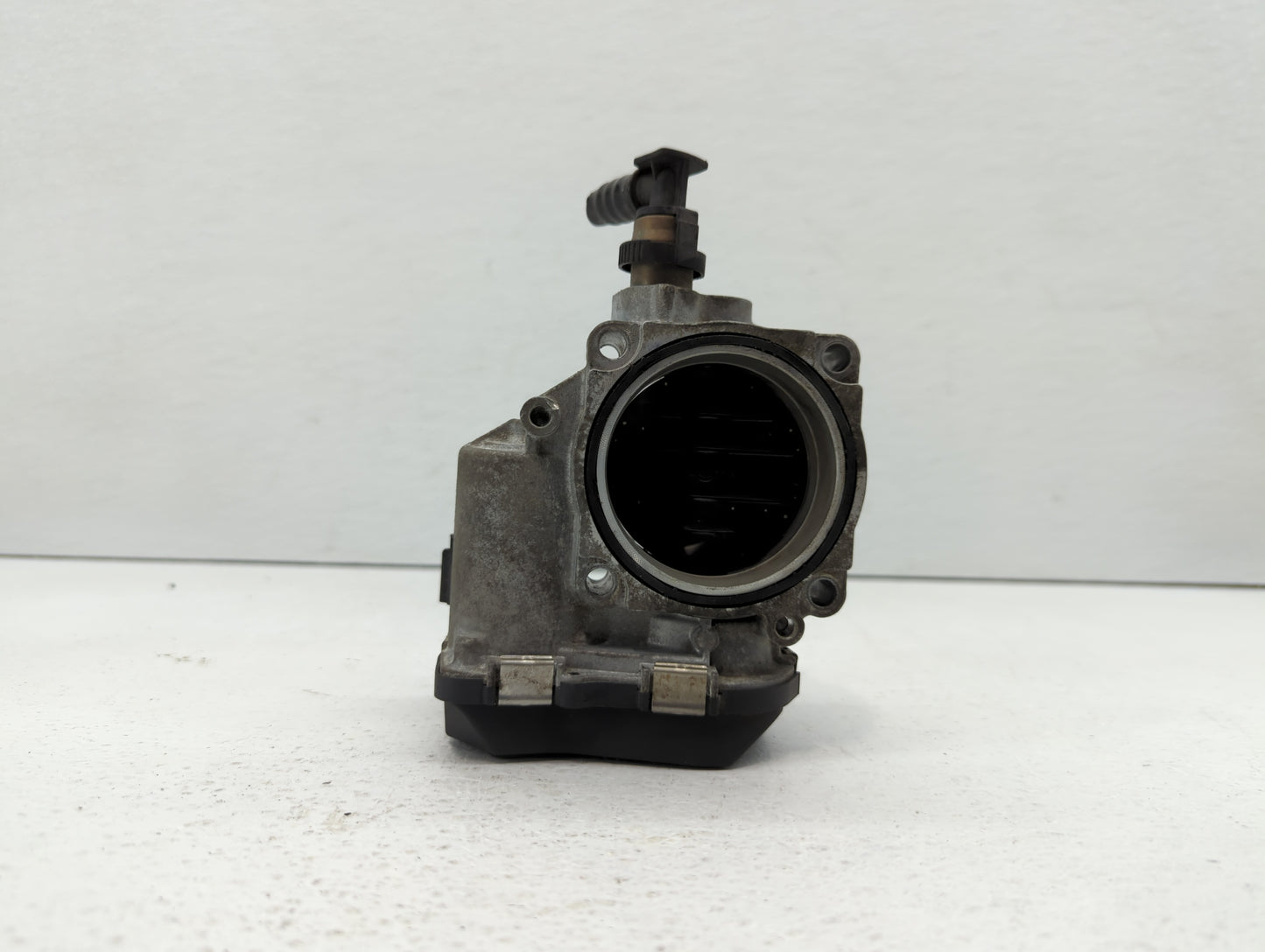 2013-2017 Bmw X3 Throttle Body P/N:1354 7588625-04 1354 7588625-03 Fits Fits 2012 2013 2014 2015 2016 2017 2018 OEM Used Aut