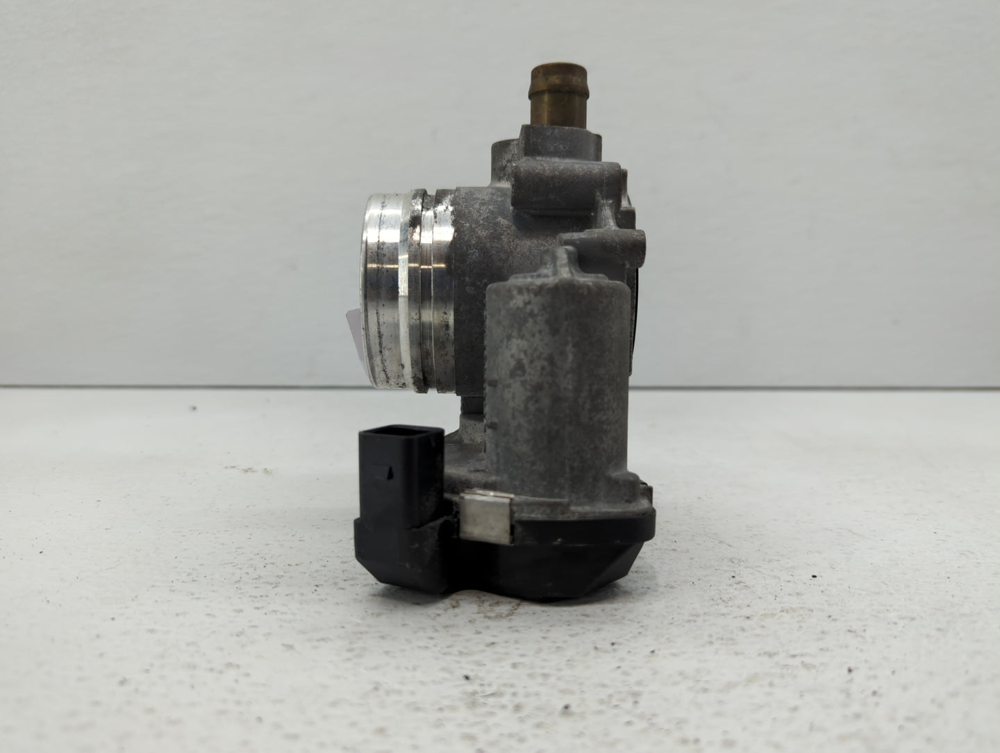 2013-2017 Bmw X3 Throttle Body P/N:1354 7588625-04 1354 7588625-03 Fits Fits 2012 2013 2014 2015 2016 2017 2018 OEM Used Aut