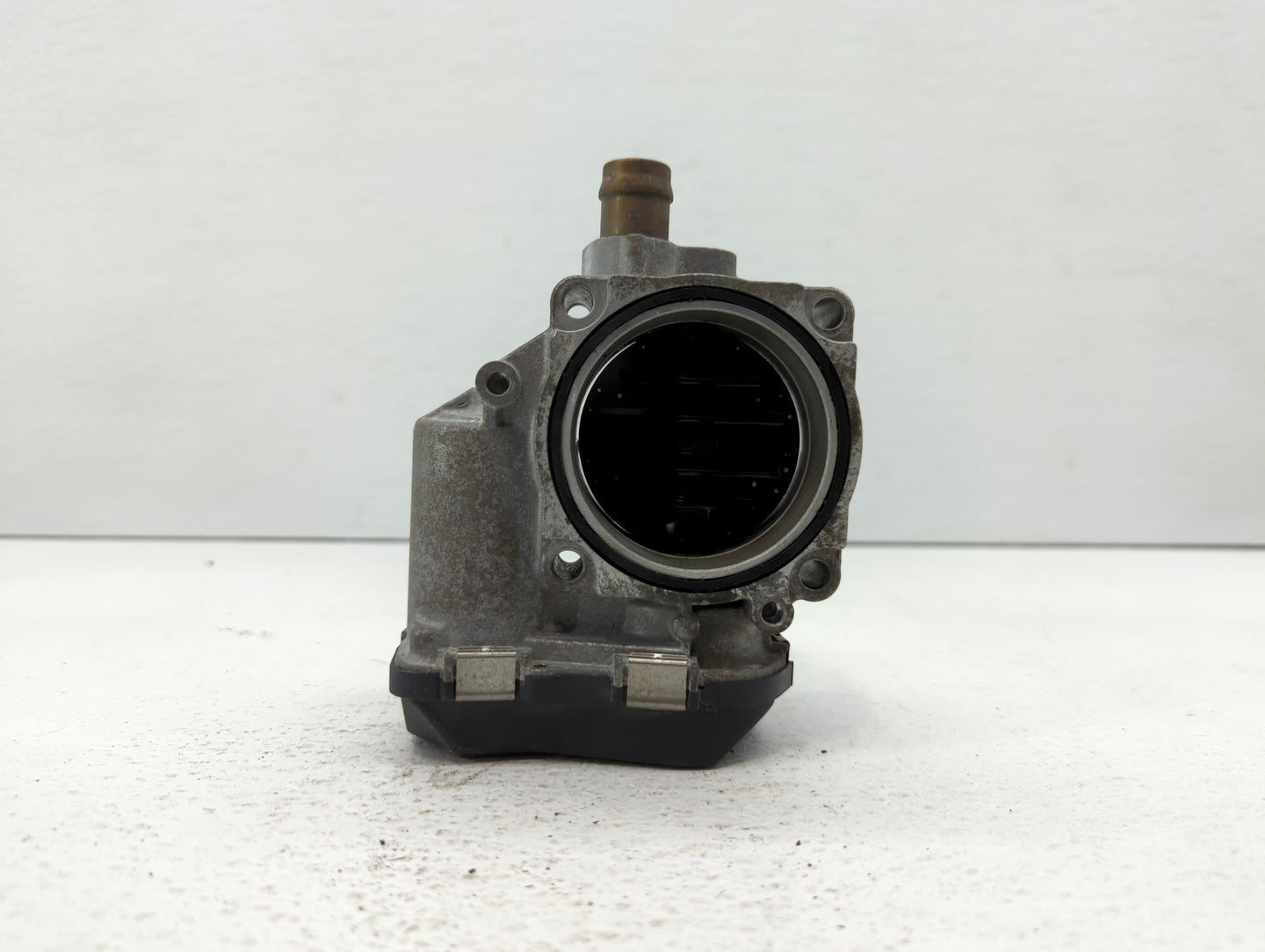 2013-2017 Bmw X3 Throttle Body P/N:1354 7588625-04 1354 7588625-03 Fits Fits 2012 2013 2014 2015 2016 2017 2018 OEM Used Aut