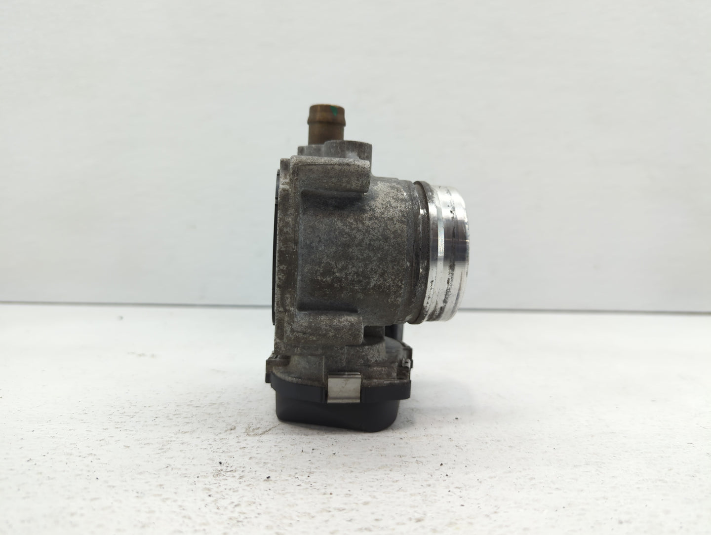2013-2017 Bmw X3 Throttle Body P/N:1354 7588625-04 1354 7588625-03 Fits Fits 2012 2013 2014 2015 2016 2017 2018 OEM Used Aut