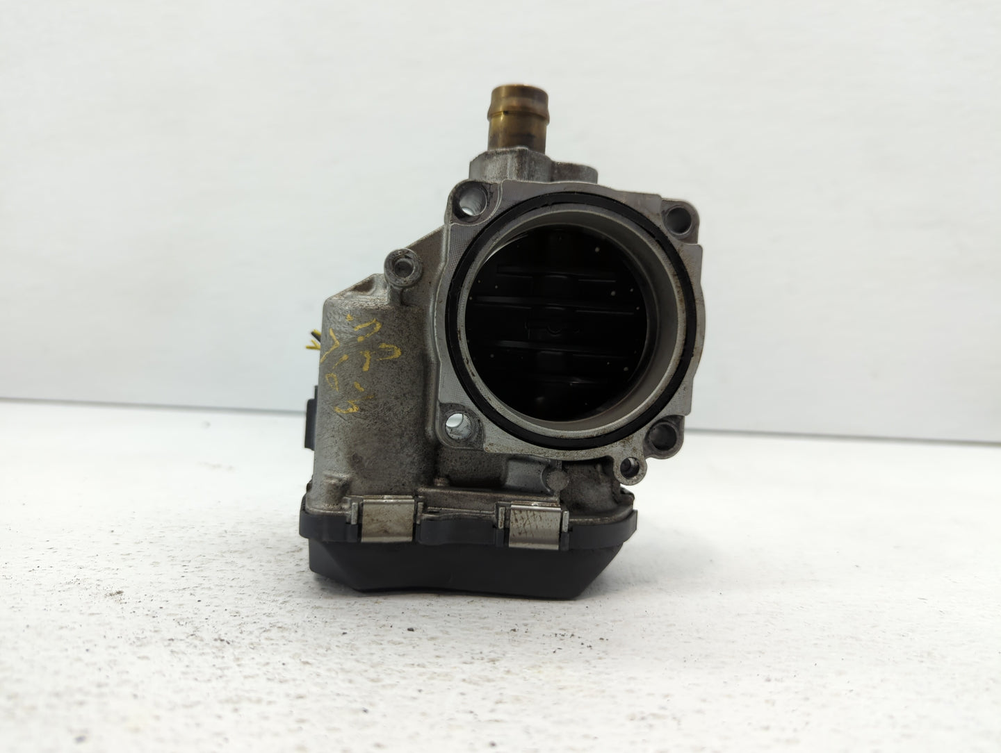 2013-2017 Bmw X3 Throttle Body P/N:1354 7588625-04 1354 7588625-03 Fits Fits 2012 2013 2014 2015 2016 2017 2018 OEM Used Aut