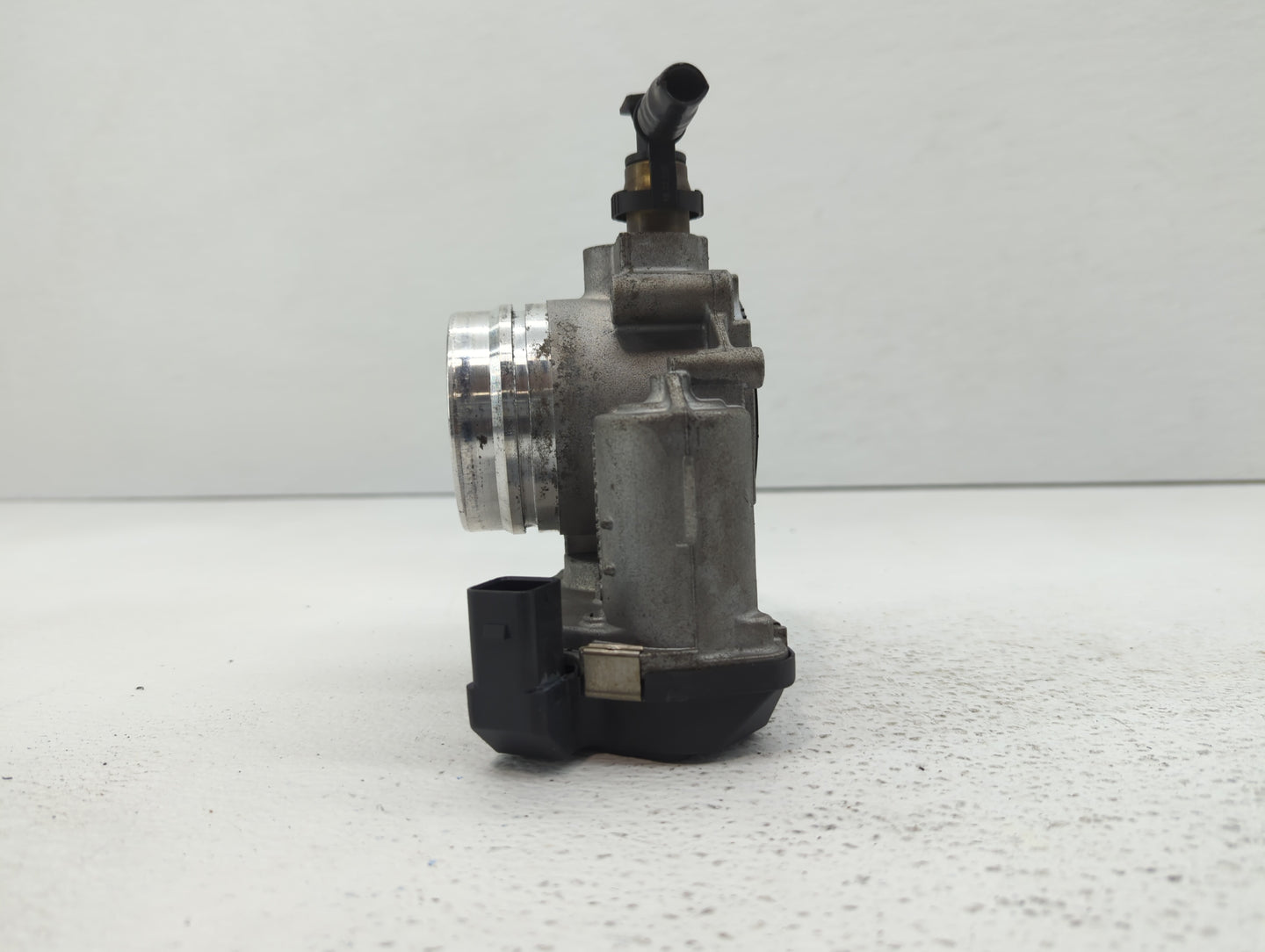 2013-2017 Bmw X3 Throttle Body P/N:1354 7588625-04 1354 7588625-03 Fits Fits 2012 2013 2014 2015 2016 2017 2018 OEM Used Aut
