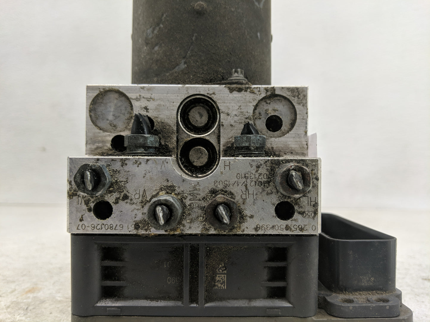 2013-2014 Bmw X6 ABS Pump Control Module Replacement P/N:3452 6854704-01 3451 6854702-01 Fits Fits 2012 2013 2014 OEM Used A