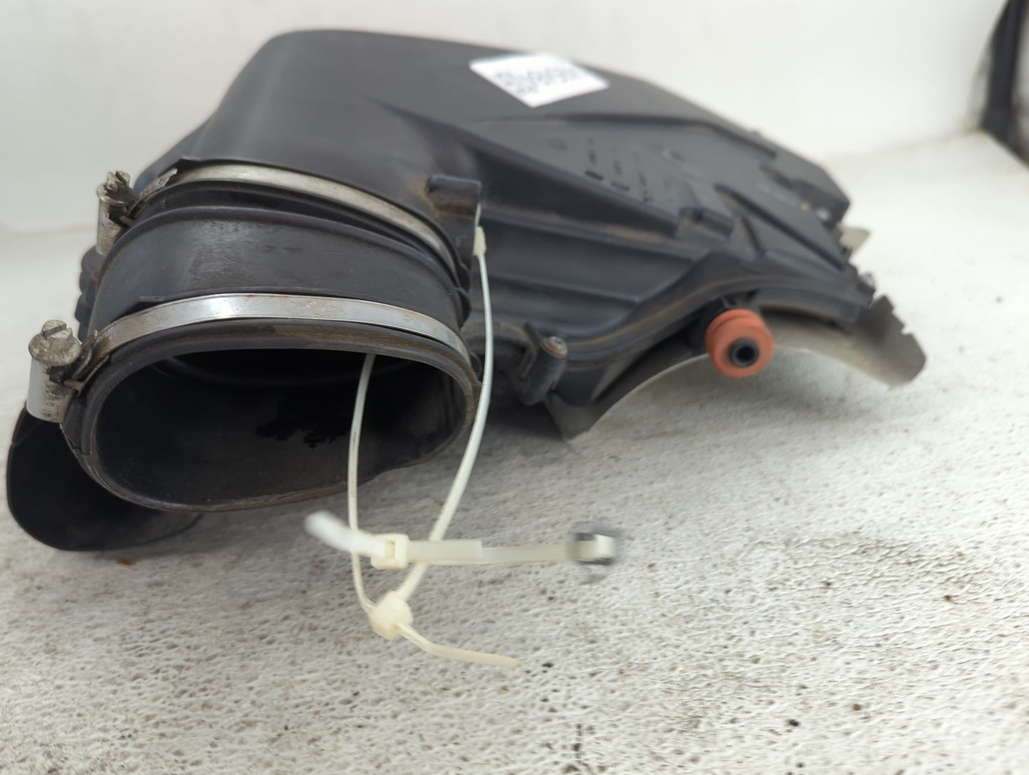 2010-2014 Bmw X6 Air Cleaner Intake-duct Hose Tube 1495484 - Oemusedautoparts1.com