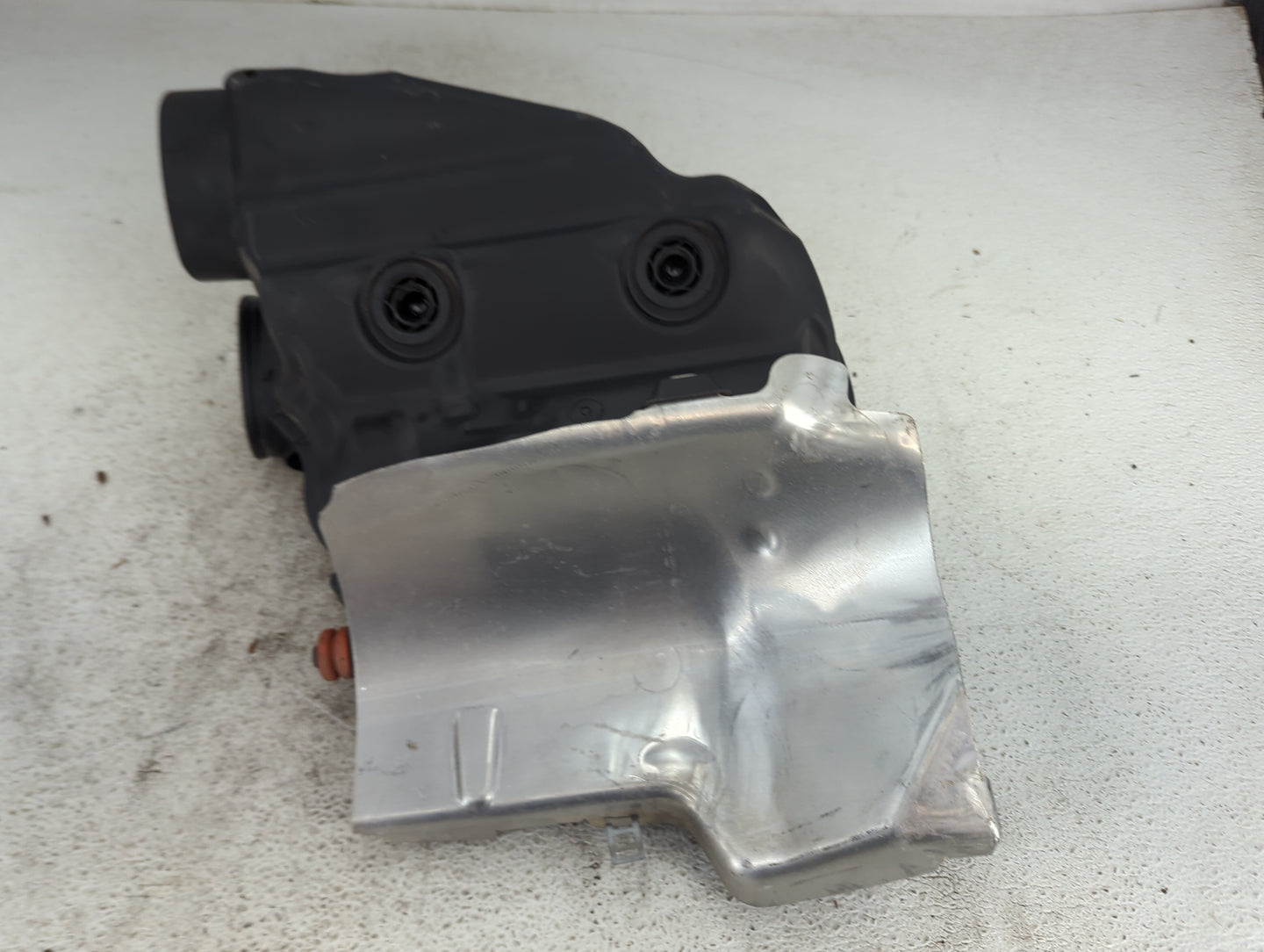 2010-2014 Bmw X6 Air Cleaner Intake-duct Hose Tube 1495487 - Oemusedautoparts1.com