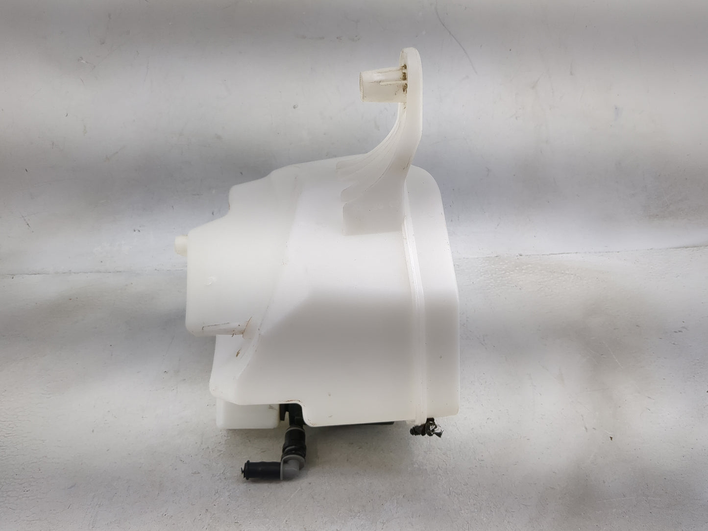 2009-2016 Bmw Z4 Windshield Washer Fluid Reservoir Bottle - Oemusedautoparts1.com