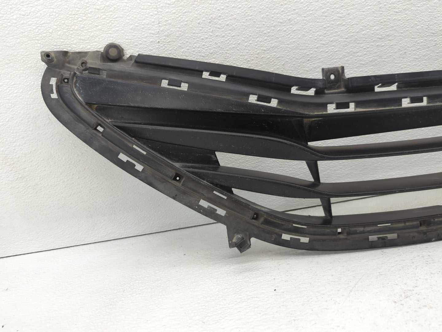 Buick Electra Front Grille Bumper Not Included - Oemusedautoparts1.com