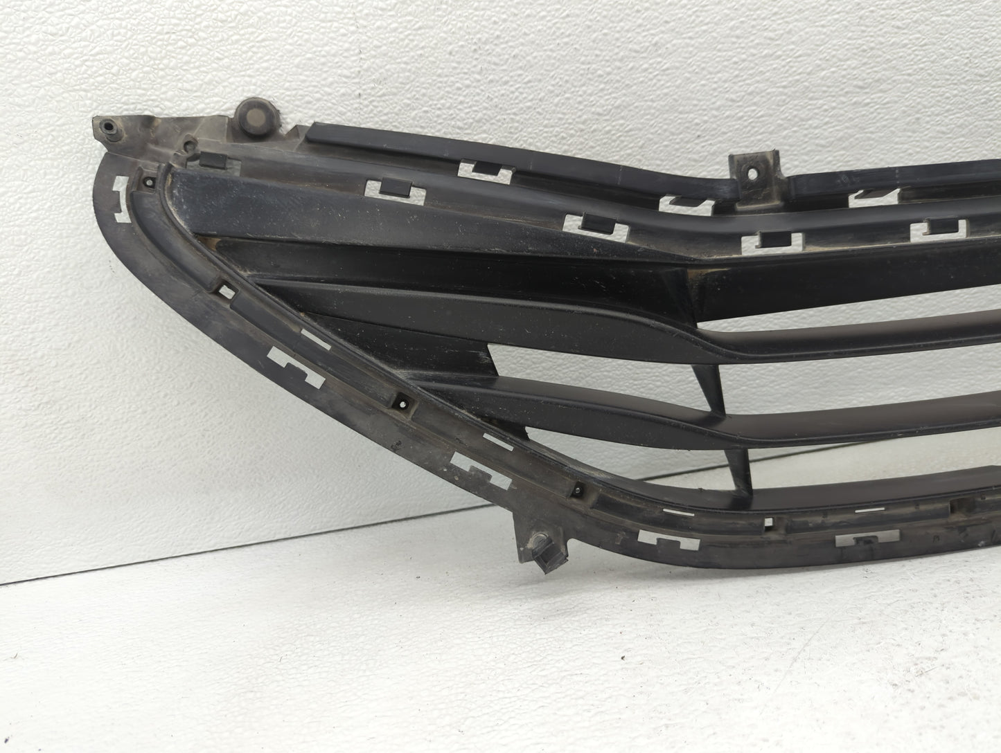 Buick Electra Front Grille Bumper Not Included - Oemusedautoparts1.com