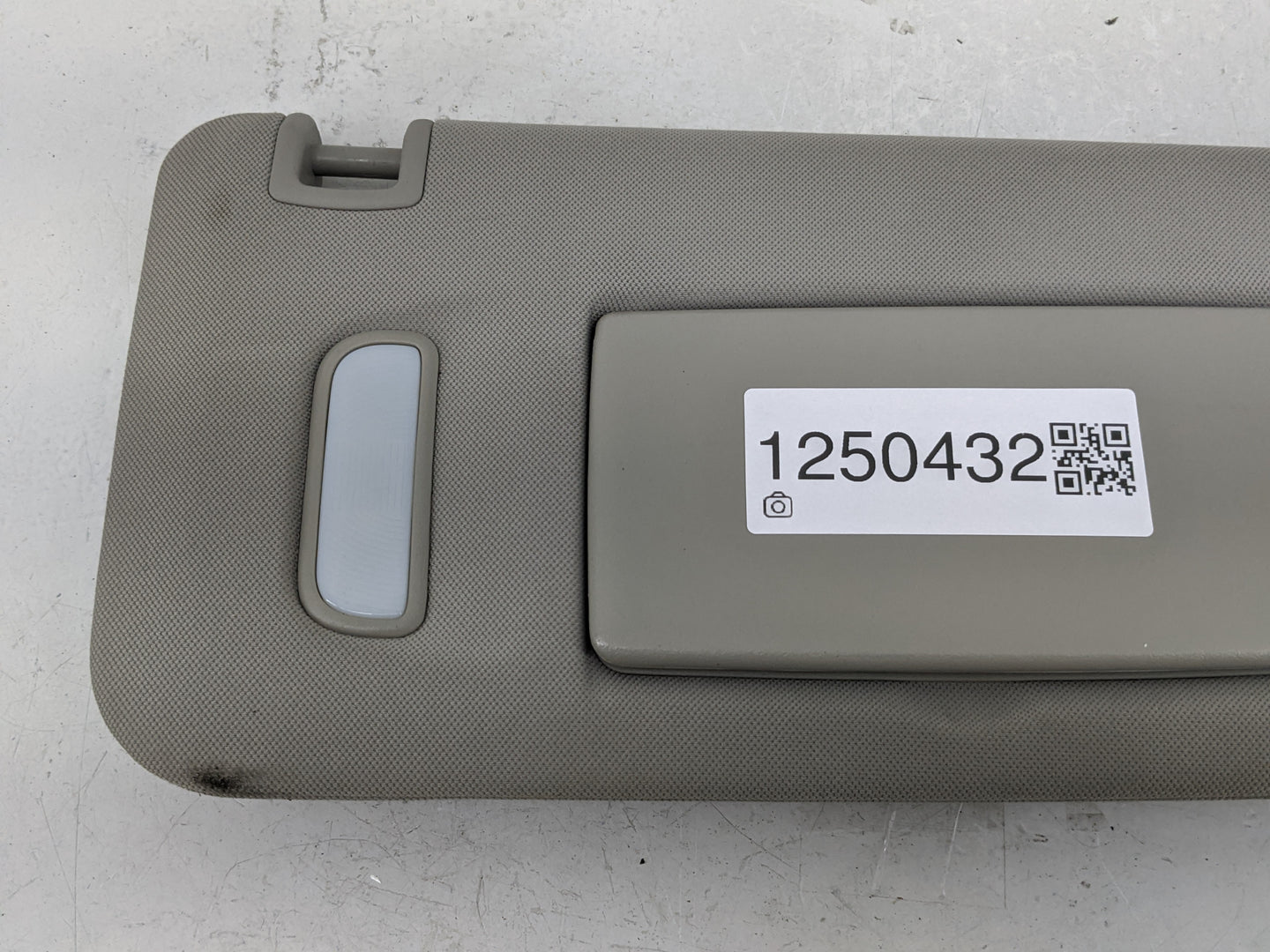 2008-2017 Buick Enclave Sun Visor Shade Replacement Passenger Right Mirror Fits OEM Used Auto Parts - Oemusedautoparts1.com