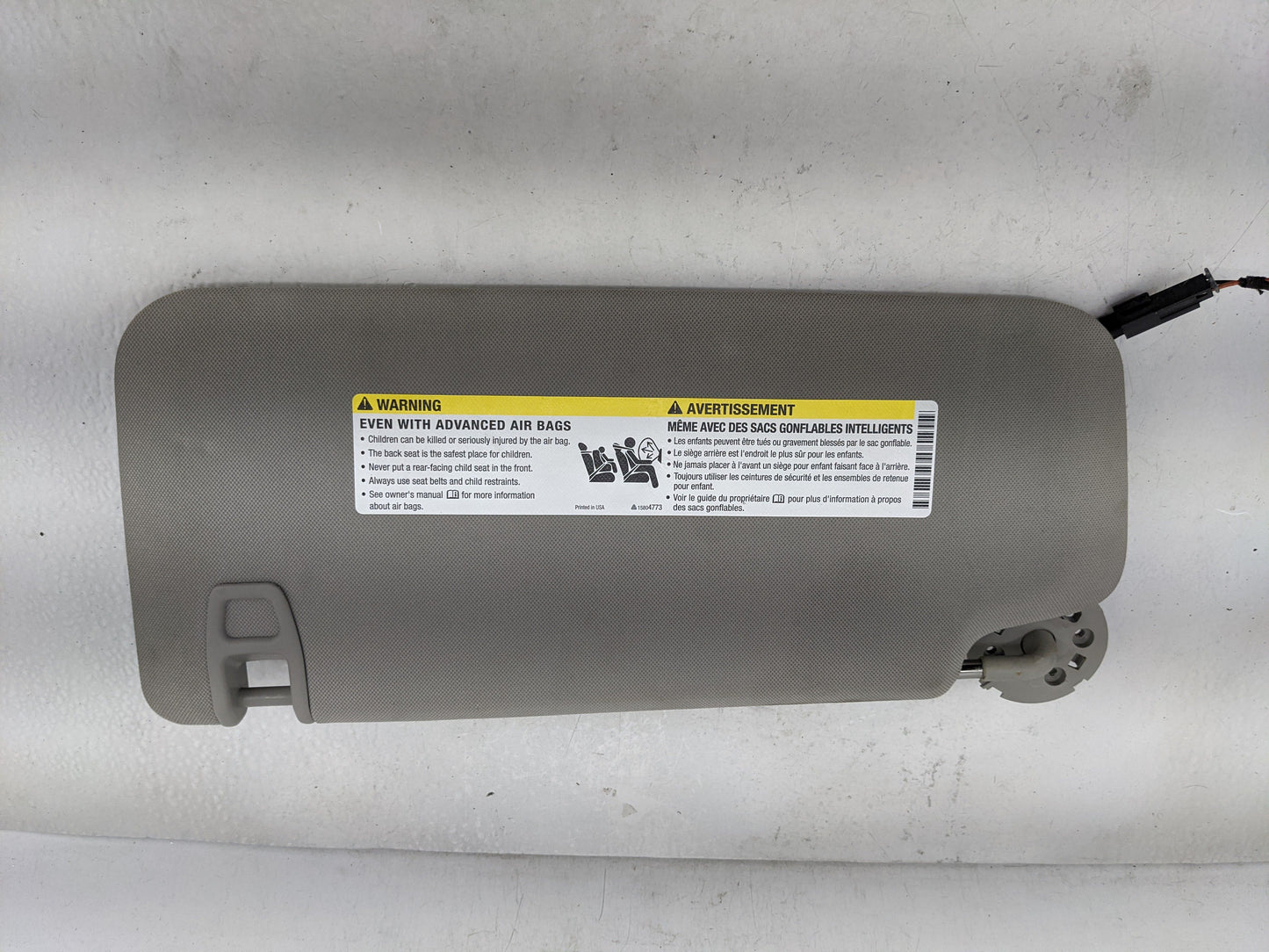 2008-2017 Buick Enclave Sun Visor Shade Replacement Passenger Right Mirror Fits OEM Used Auto Parts - Oemusedautoparts1.com