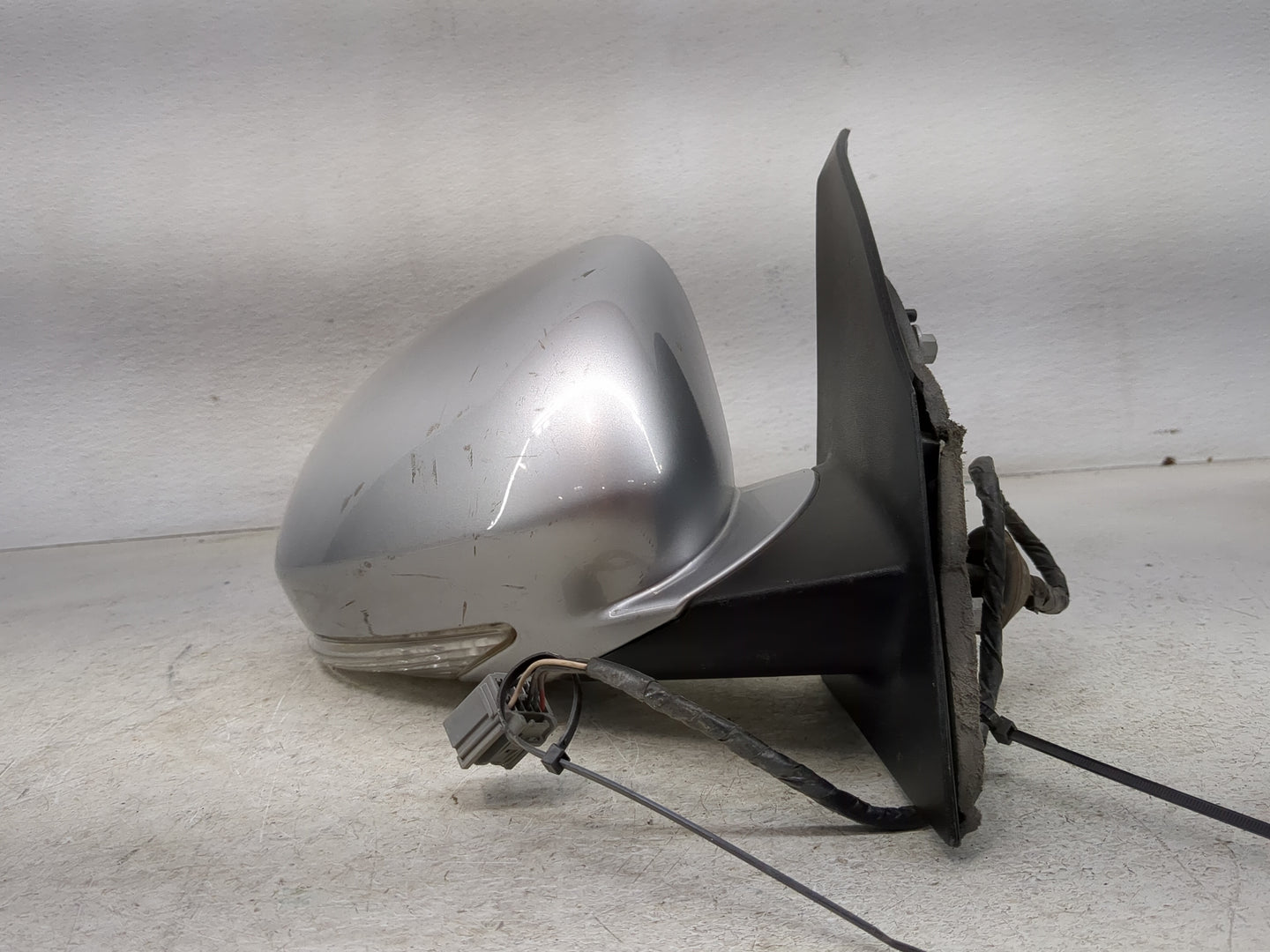 2008-2017 Buick Enclave Passenger Side View Mirror - Right Door Mirror OEM Used - Oemusedautoparts1.com