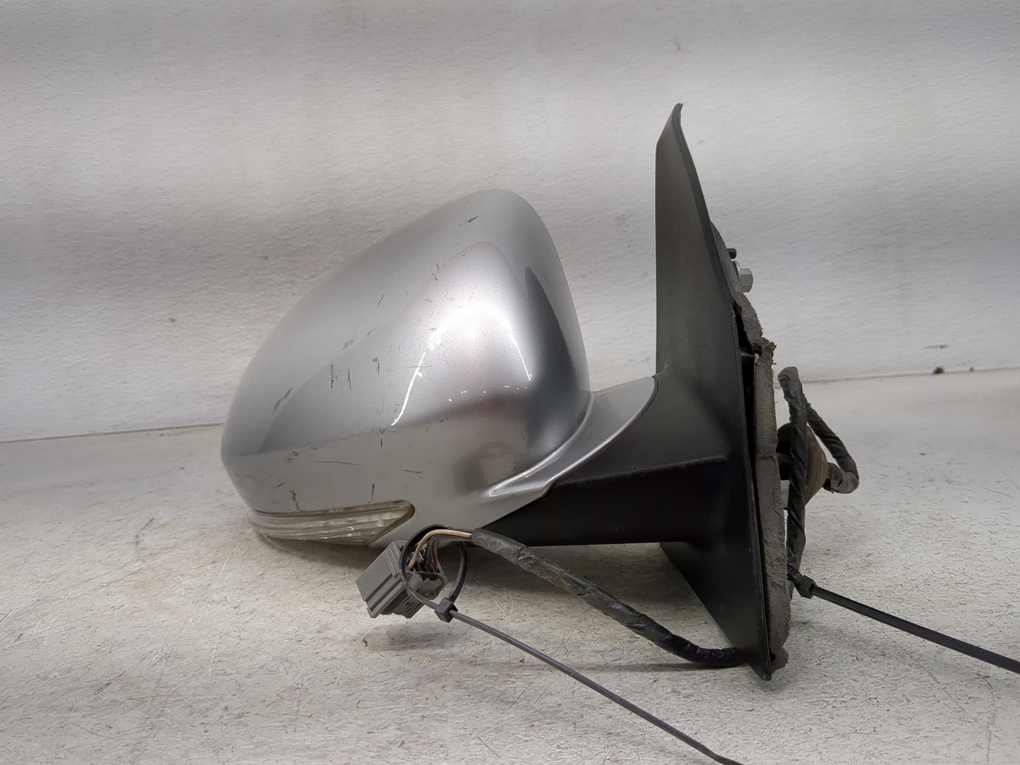 2008-2017 Buick Enclave Passenger Side View Mirror - Right Door Mirror OEM Used - Oemusedautoparts1.com