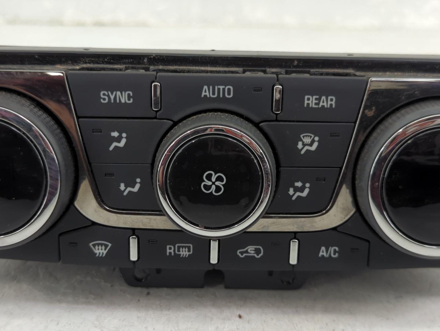 2013-2017 Buick Enclave Climate Control Module Temperature AC/Heater Replacement P/N:23140662 3239800000000X Fits OEM Used A