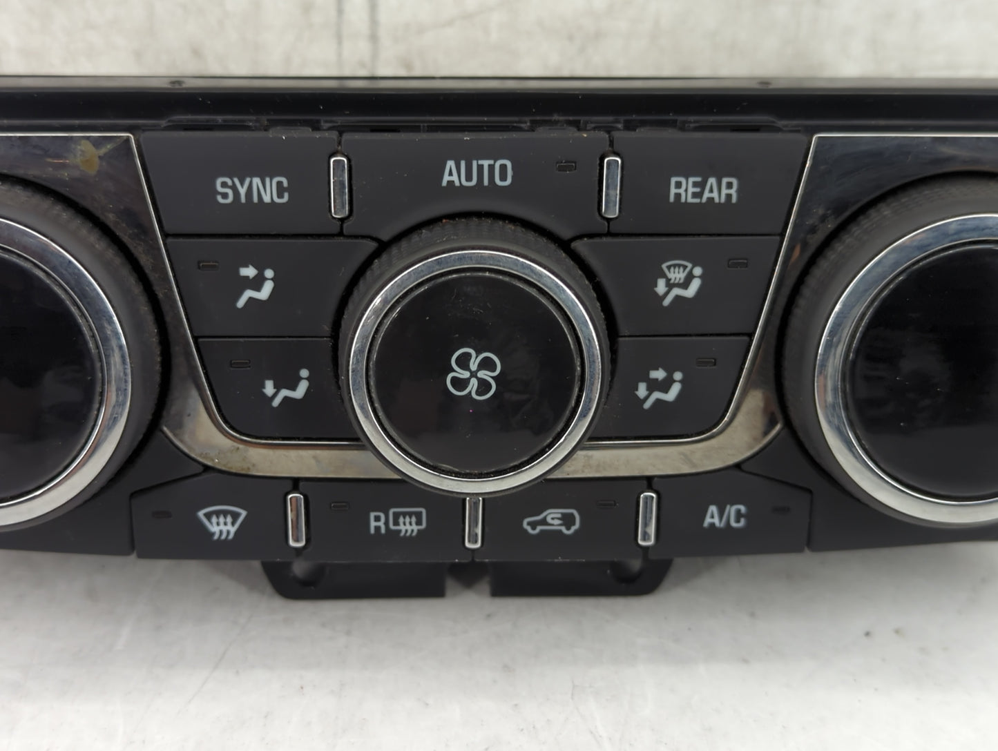 2013-2017 Buick Enclave Climate Control Module Temperature AC/Heater Replacement P/N:23140662 3239800000000X Fits OEM Used A