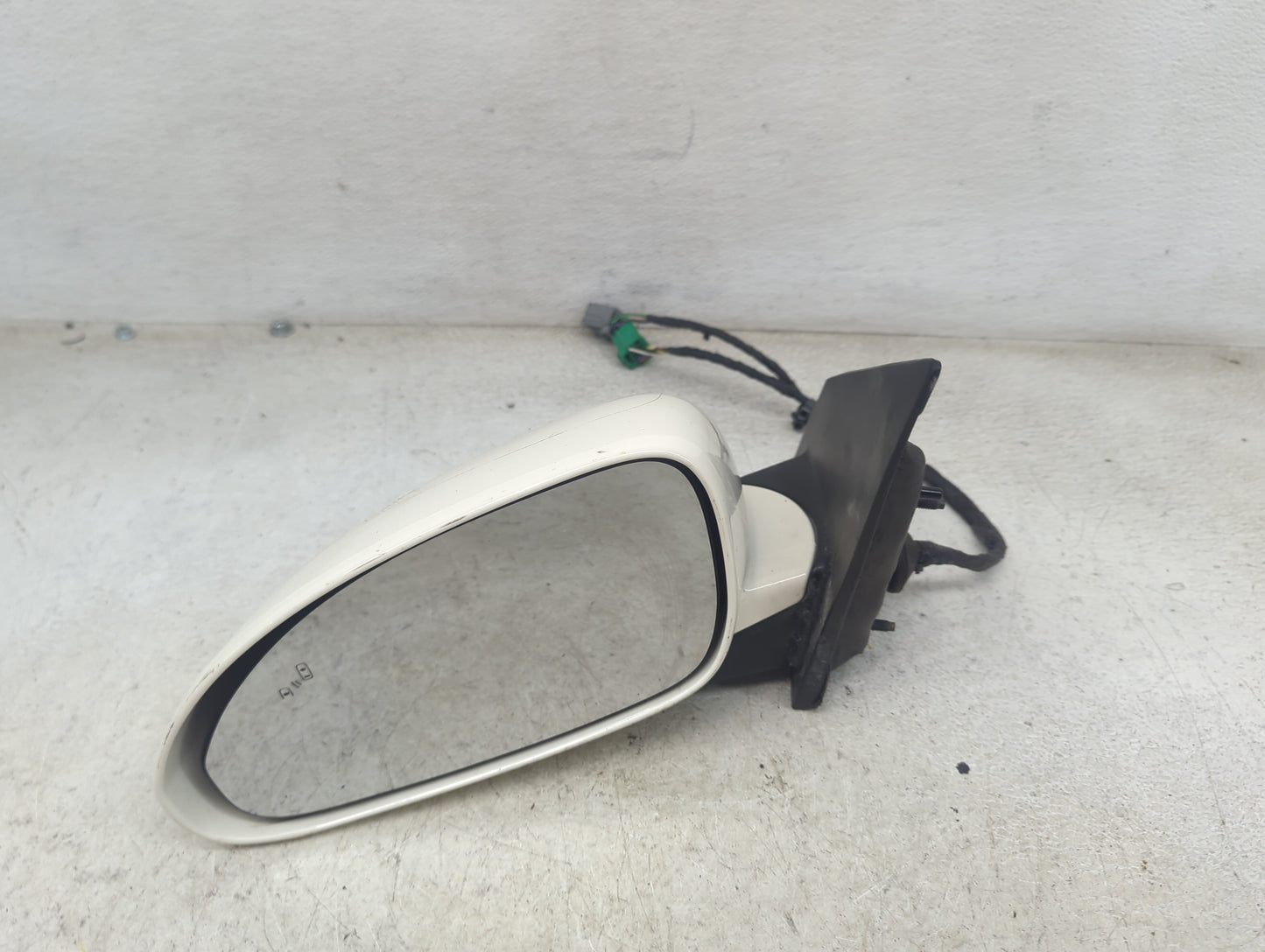2013-2017 Buick Enclave Driver Side View Mirror - Left Door Mirror OEM Used - Oemusedautoparts1.com
