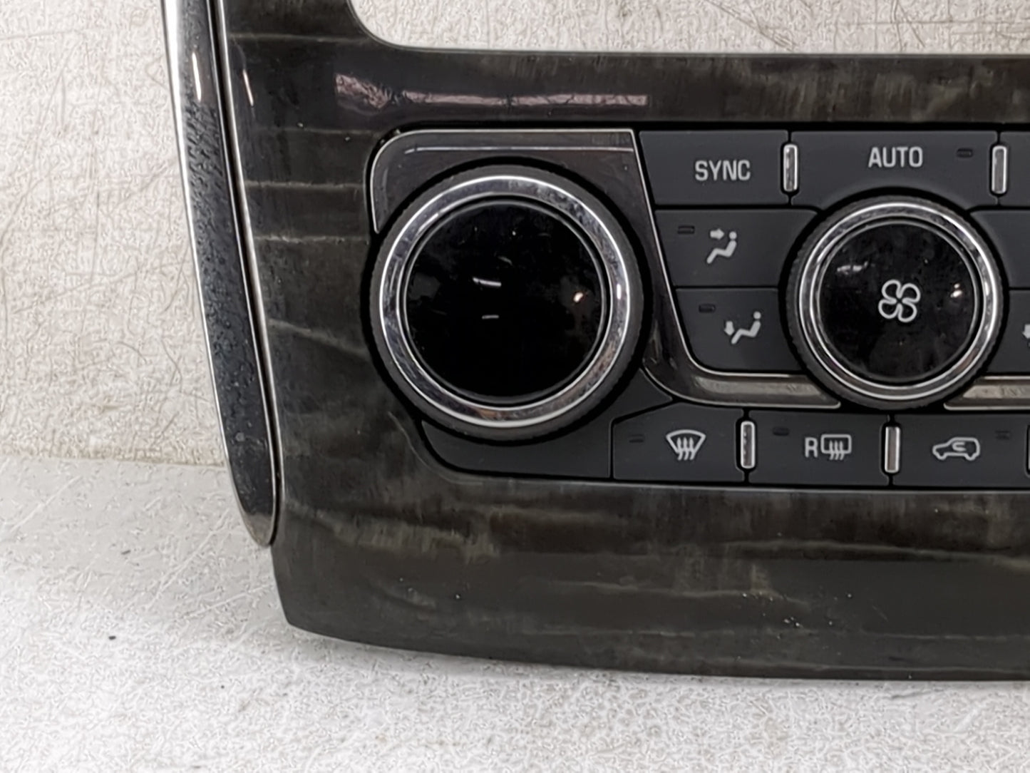 2013-2017 Buick Enclave Climate Control Module Temperature AC/Heater Replacement P/N:23140662 3239800000000X Fits OEM Used A