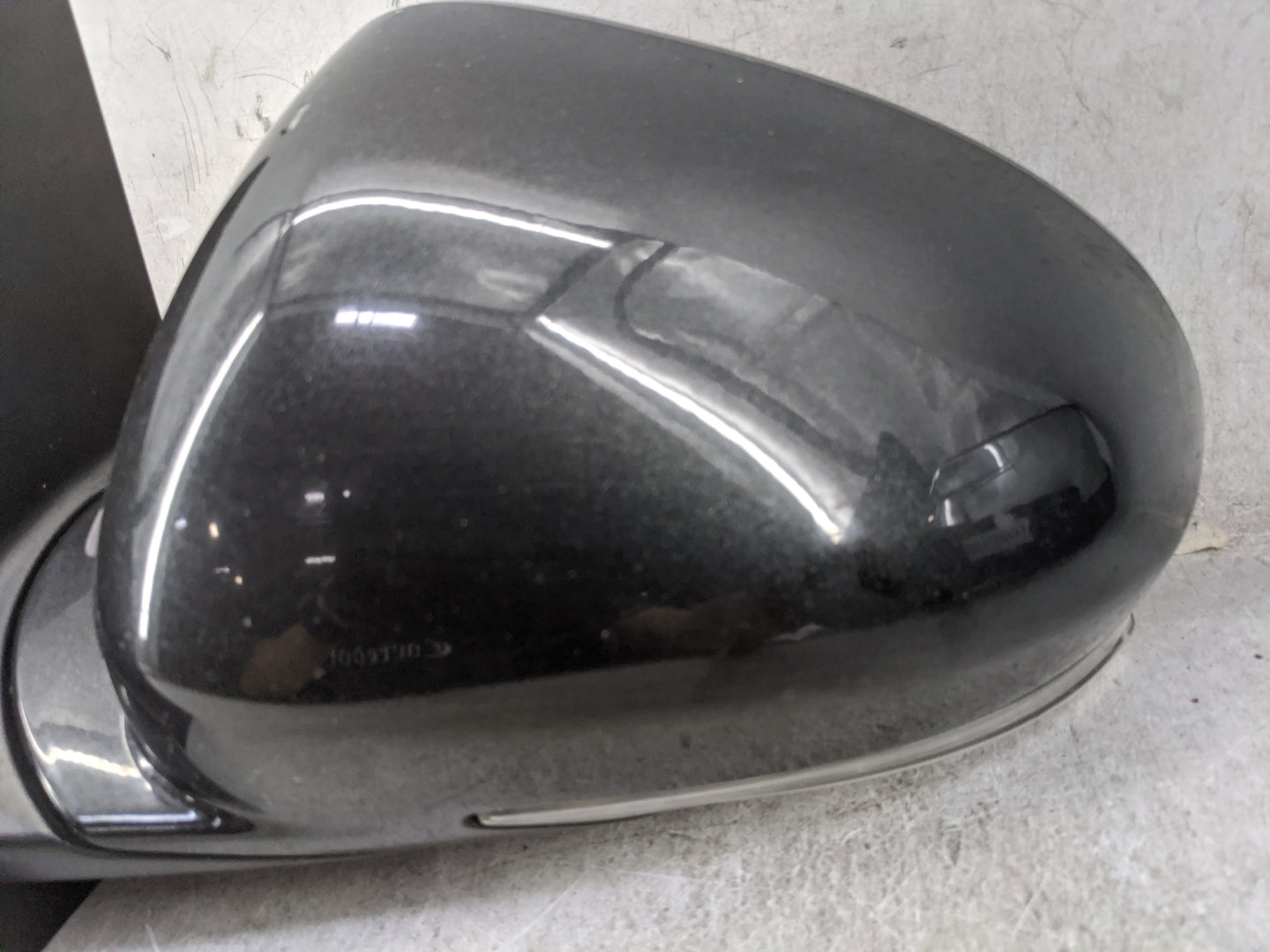 2008-2017 Buick Enclave Driver Side View Mirror - Left Door Mirror OEM Used - Oemusedautoparts1.com