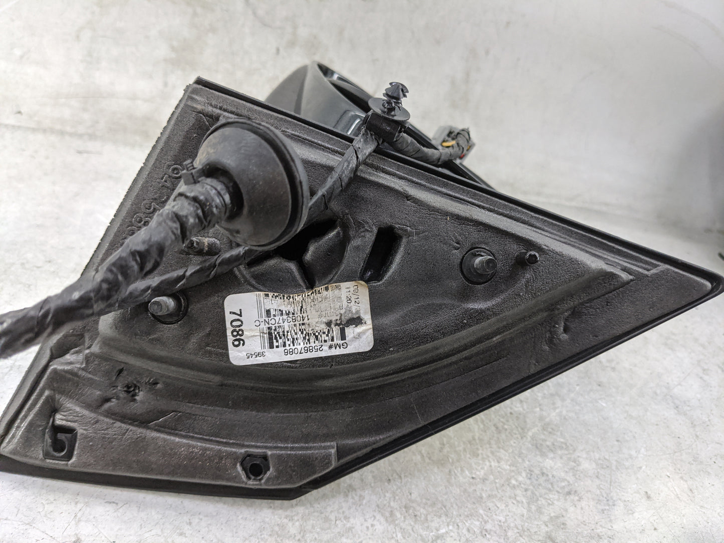 2008-2017 Buick Enclave Driver Side View Mirror - Left Door Mirror OEM Used - Oemusedautoparts1.com