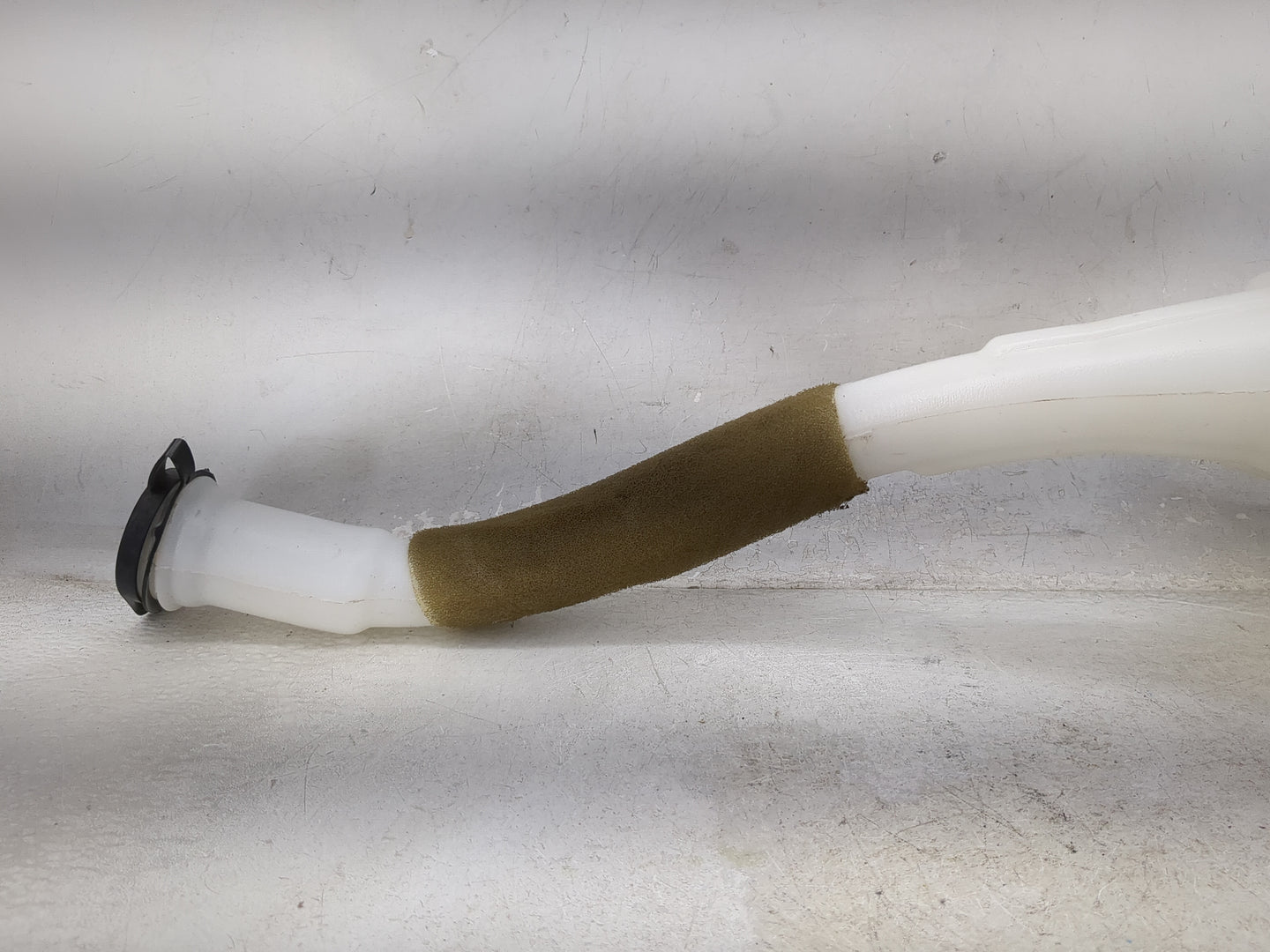 2010-2017 Buick Enclave Windshield Washer Fluid Reservoir Bottle Oem 1476912 - Oemusedautoparts1.com