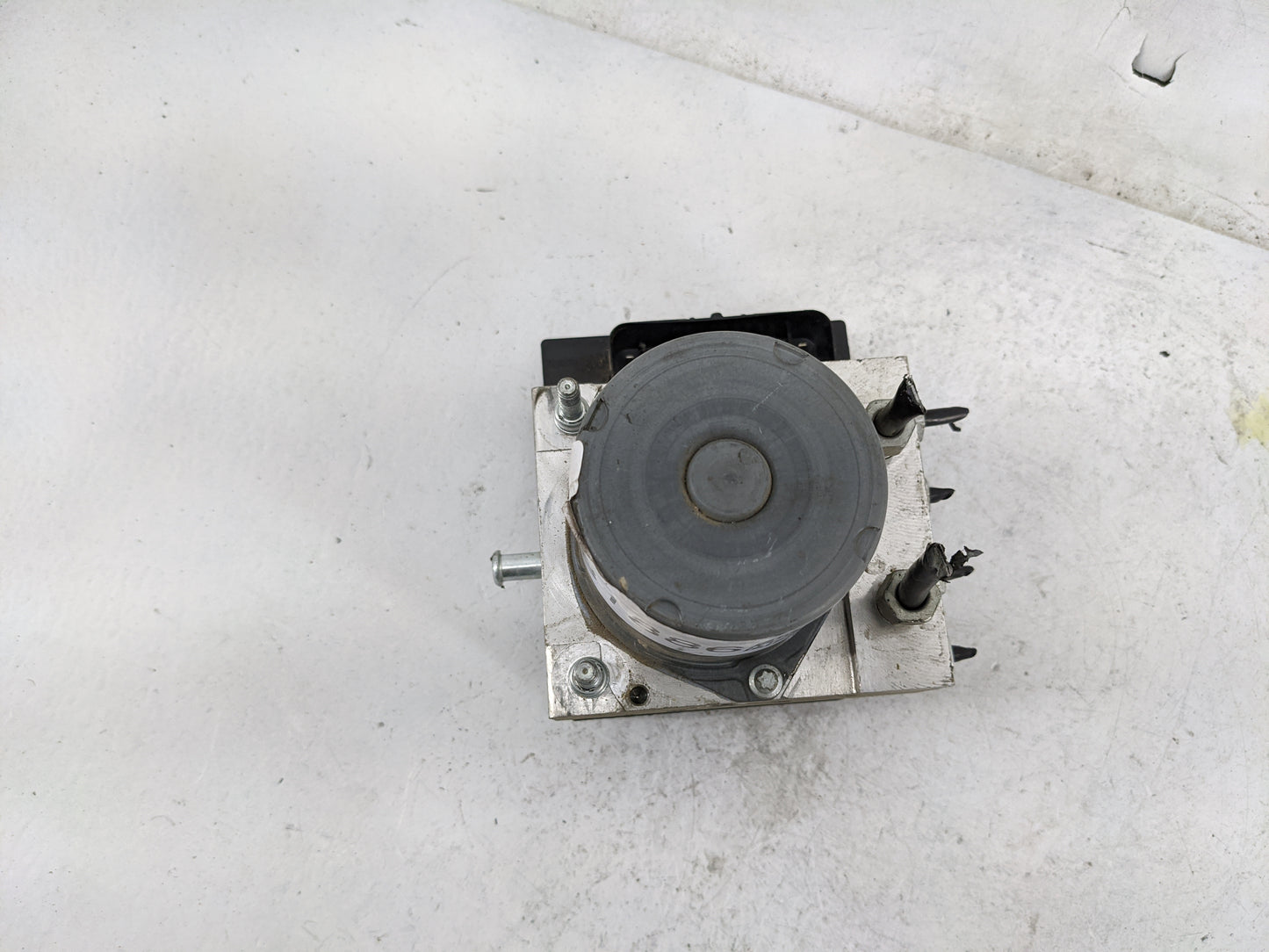 2012-2017 Buick Enclave ABS Pump Control Module Replacement P/N:0265252455 2289324-7 Fits Fits 2012 2013 2014 2015 2016 2017