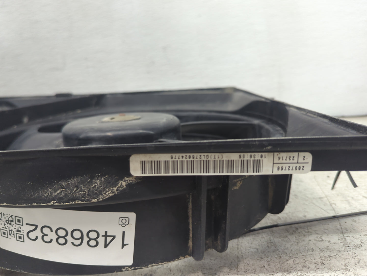 2008-2017 Buick Enclave Electric Radiator Cooling Fan Motor Assembly P/N:23479282 20972760 Fits OEM Used Auto Parts - Oemuse