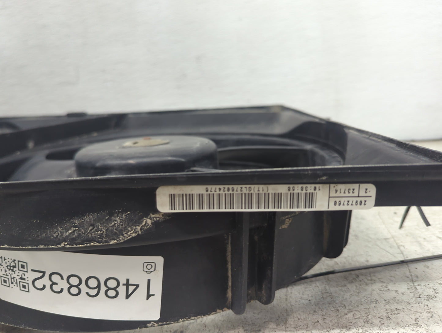 2008-2017 Buick Enclave Electric Radiator Cooling Fan Motor Assembly P/N:23479282 20972760 Fits OEM Used Auto Parts - Oemuse