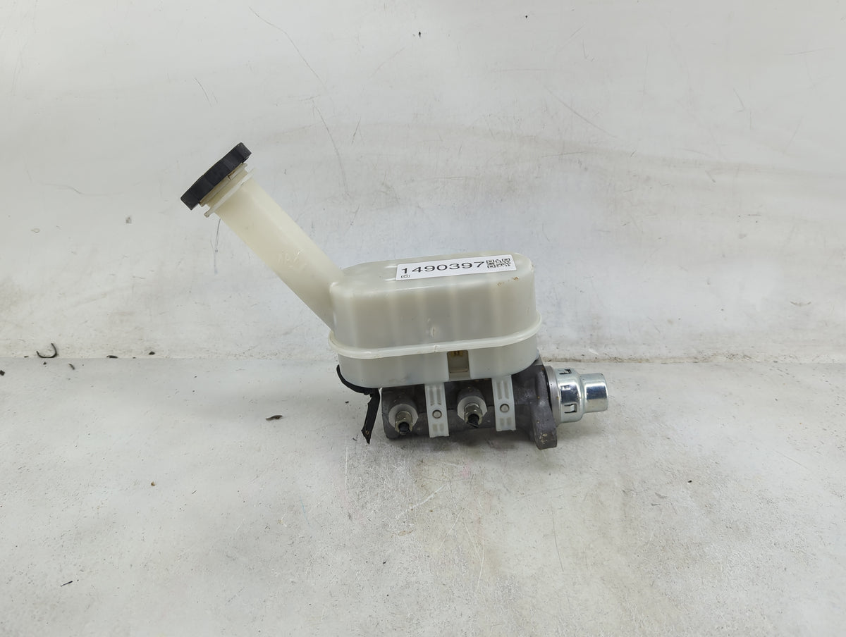 2009-2017 Buick Enclave Brake Master Cylinder 1490397 - Oemusedautoparts1.com