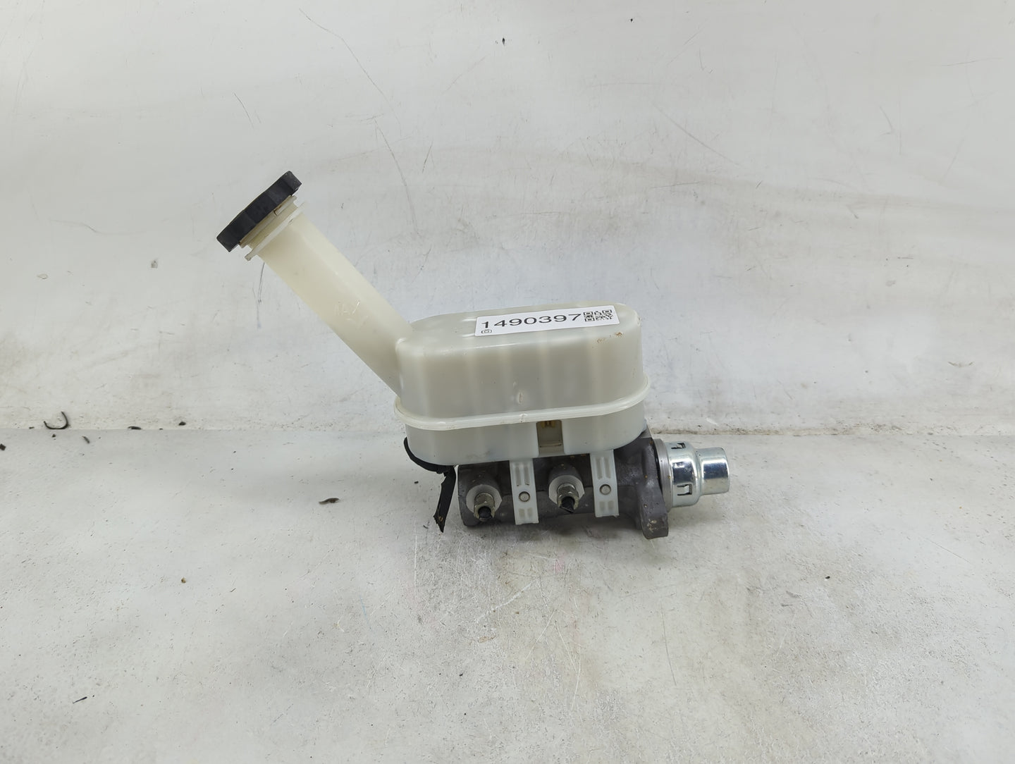 2009-2017 Buick Enclave Brake Master Cylinder 1490397 - Oemusedautoparts1.com
