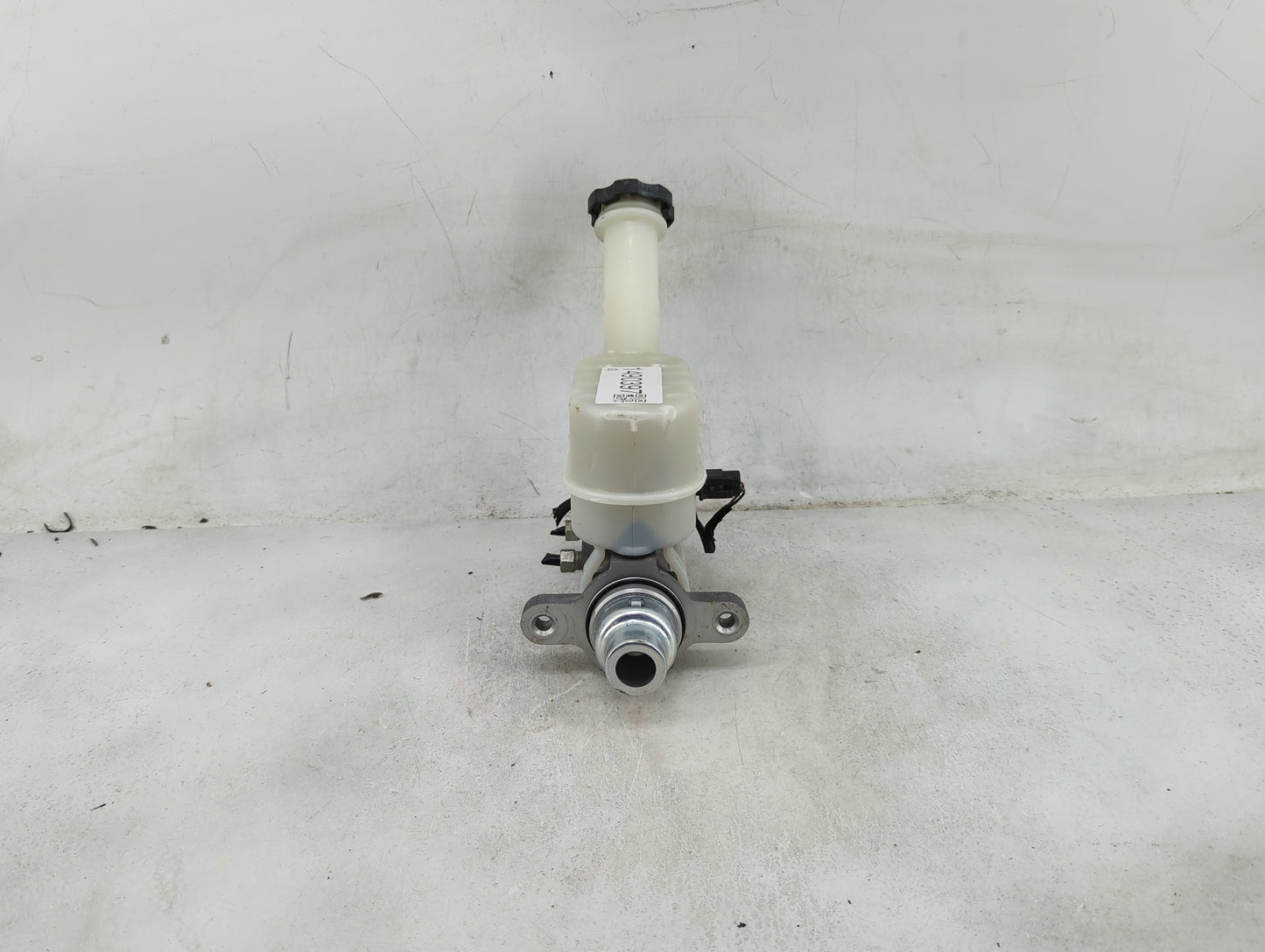 2009-2017 Buick Enclave Brake Master Cylinder 1490397 - Oemusedautoparts1.com