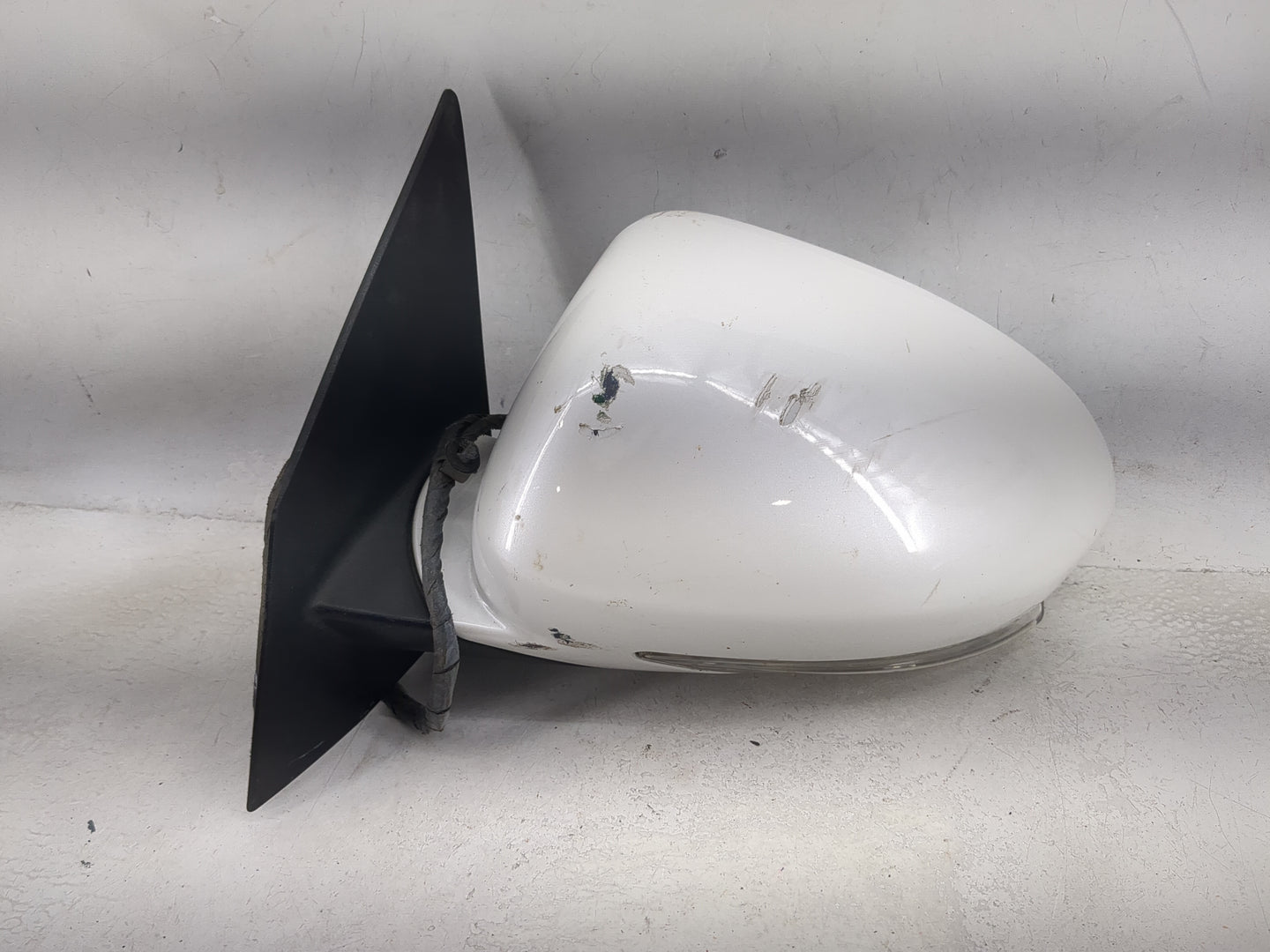 2013-2017 Buick Enclave Driver Side View Mirror - Left Door Mirror OEM Used - Oemusedautoparts1.com
