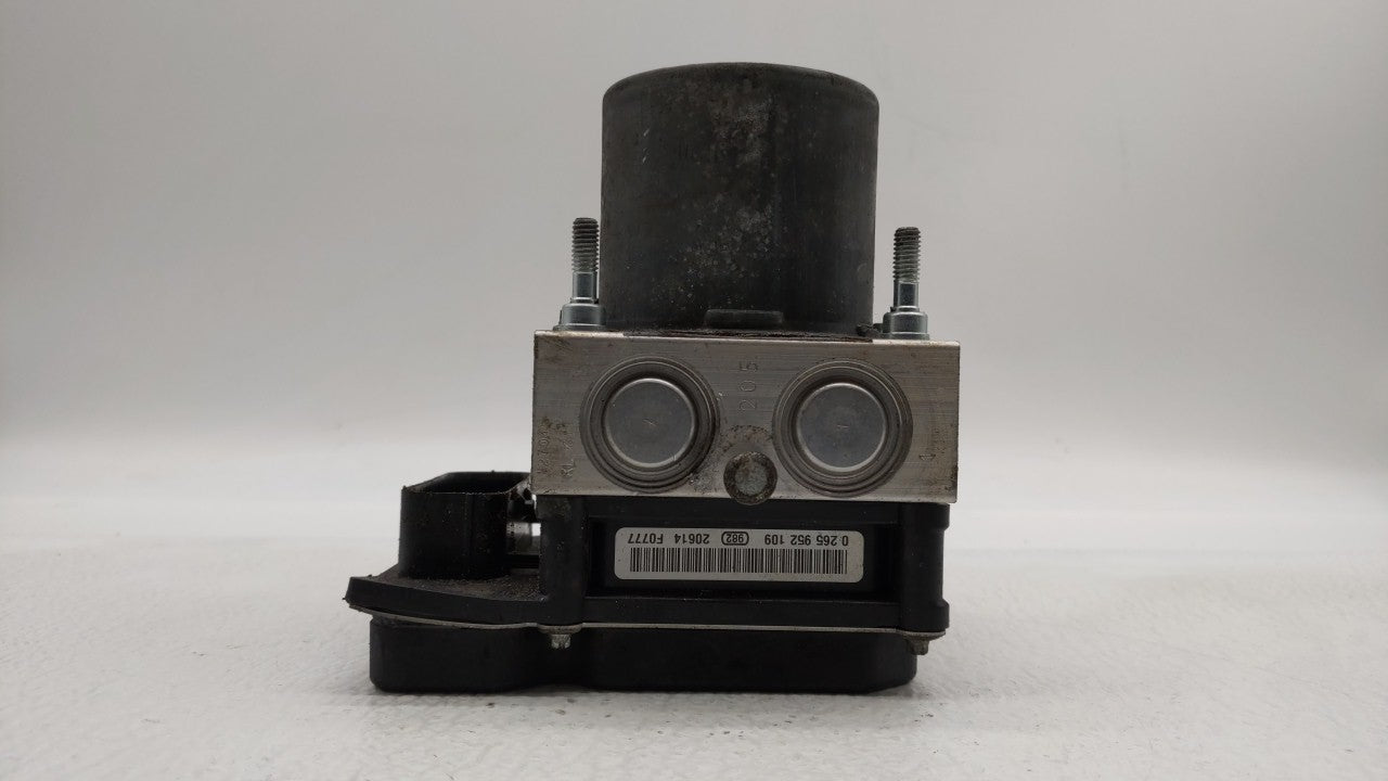 2012-2017 Buick Enclave ABS Pump Control Module Replacement P/N:22822156 22912779 Fits Fits 2012 2013 2014 2015 2016 2017 OE