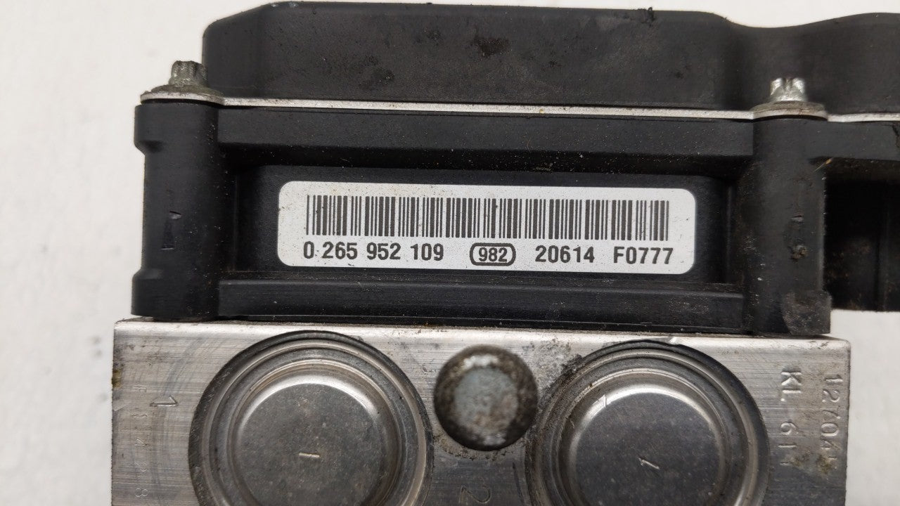 2012-2017 Buick Enclave ABS Pump Control Module Replacement P/N:22822156 22912779 Fits Fits 2012 2013 2014 2015 2016 2017 OE