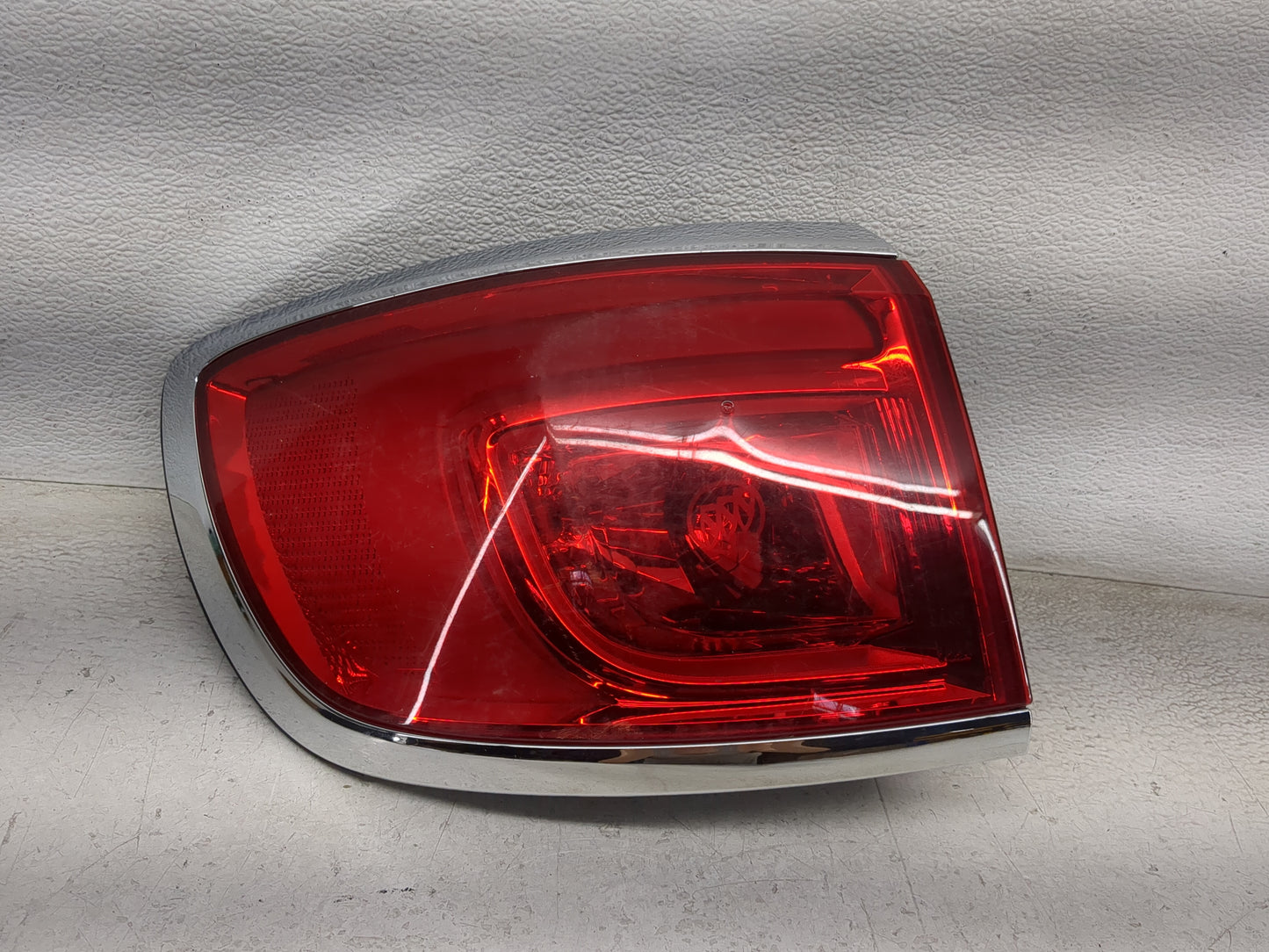 2013-2017 Buick Enclave Tail Light Assembly Driver Left OEM P/N:23507295 Fits Fits 2013 2014 2015 2016 2017 OEM Used Auto Pa