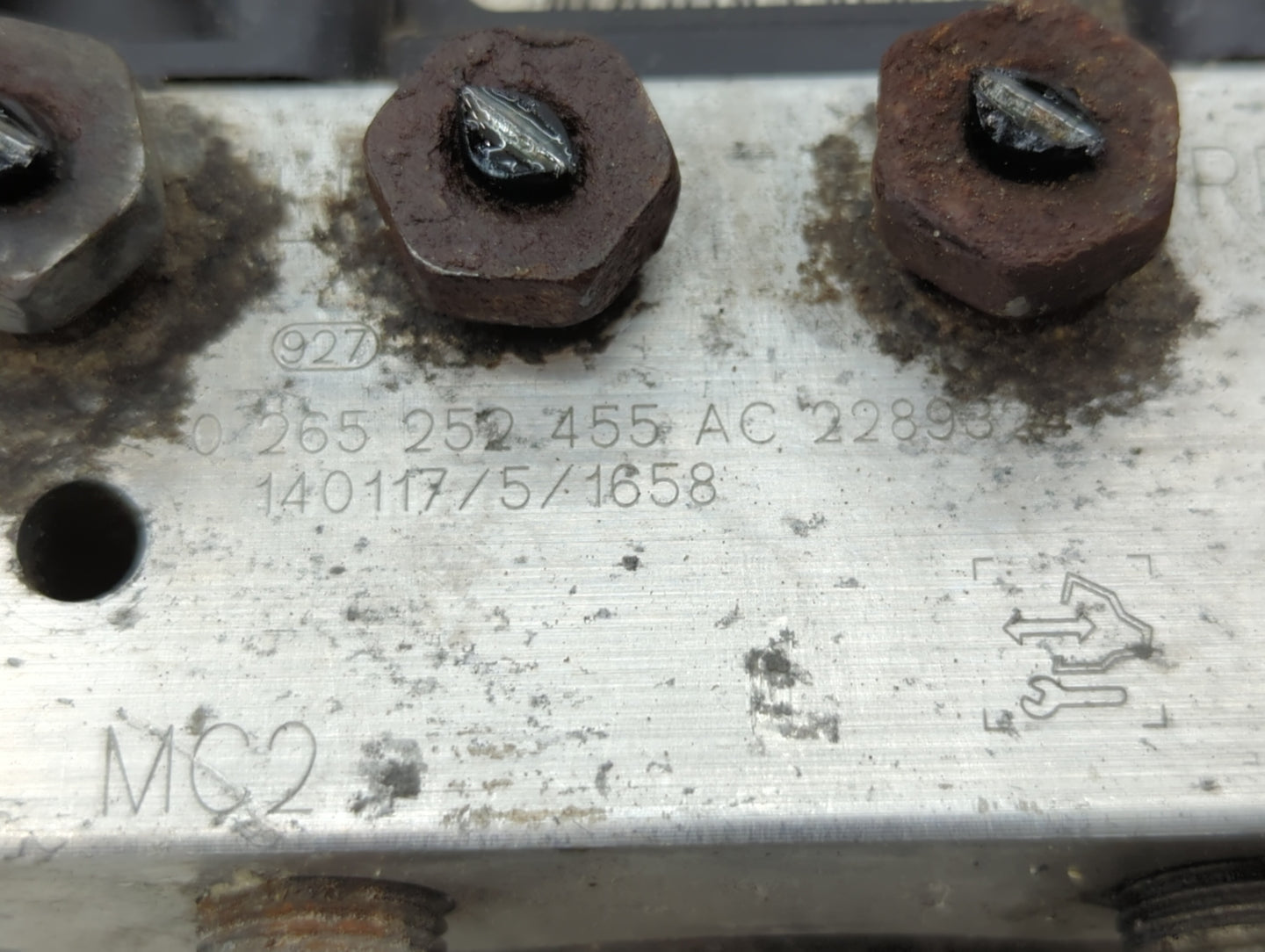 2012-2017 Buick Enclave ABS Pump Control Module Replacement P/N:22912779 23407415 Fits Fits 2012 2013 2014 2015 2016 2017 OE