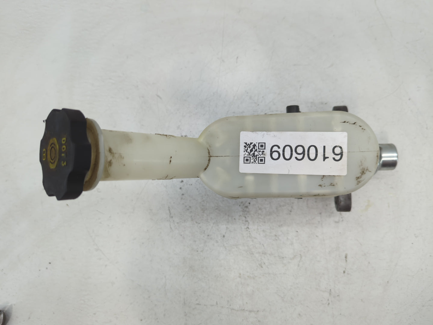 2009-2017 Buick Enclave Brake Master Cylinder 610609 - Oemusedautoparts1.com